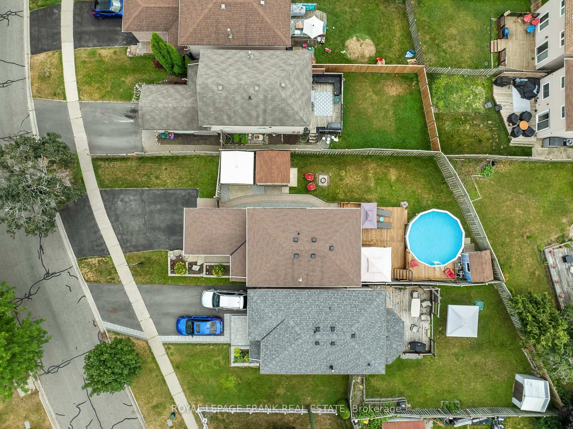 Photo 3 of 808 Crowells Street, Oshawa, Pinecrest — HOMEH