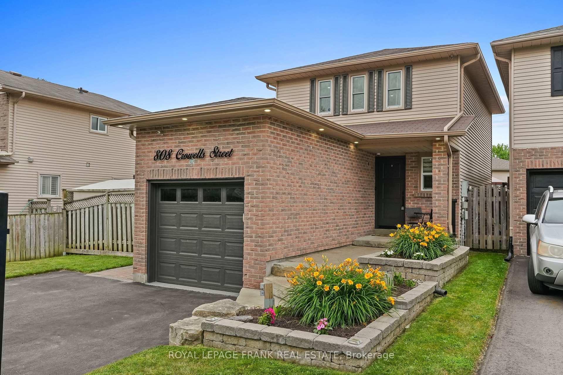 Photo 4 of 808 Crowells Street, Oshawa, Pinecrest — HOMEH