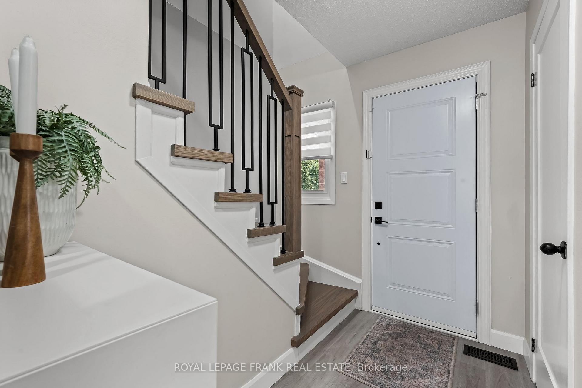 Photo 6 of 808 Crowells Street, Oshawa, Pinecrest — HOMEH