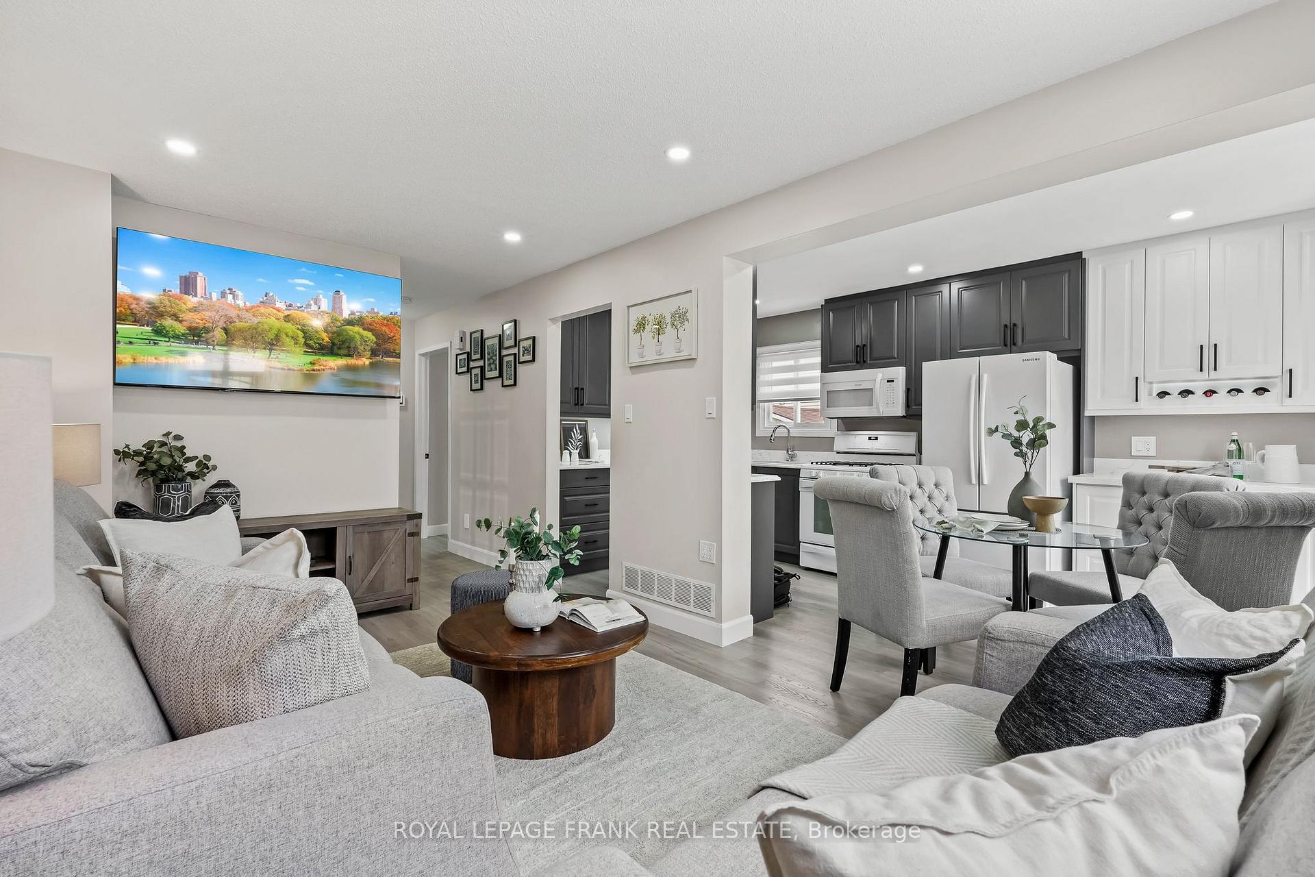 Photo 8 of 808 Crowells Street, Oshawa, Pinecrest — HOMEH