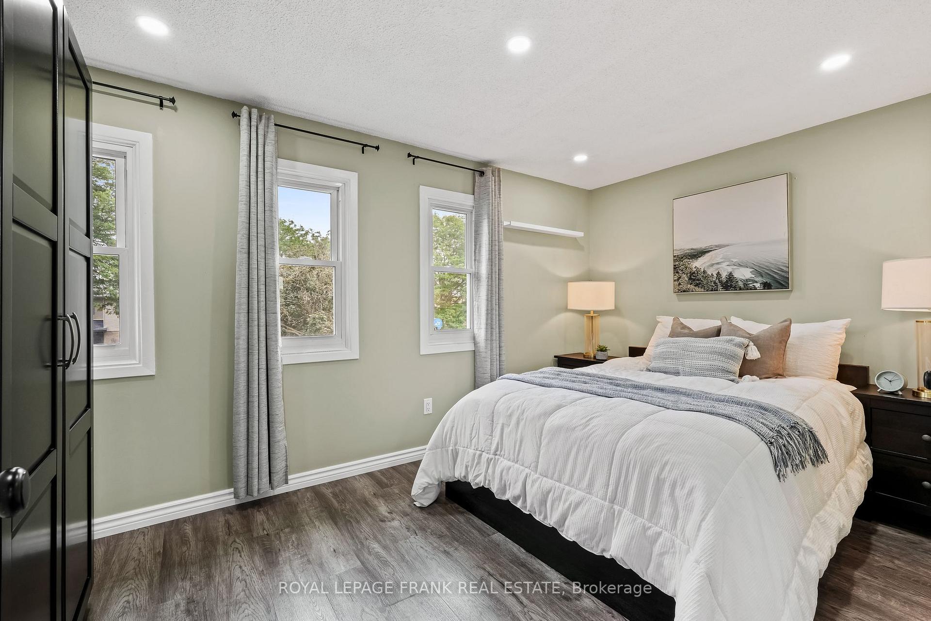 Photo 18 of 808 Crowells Street, Oshawa, Pinecrest — HOMEH