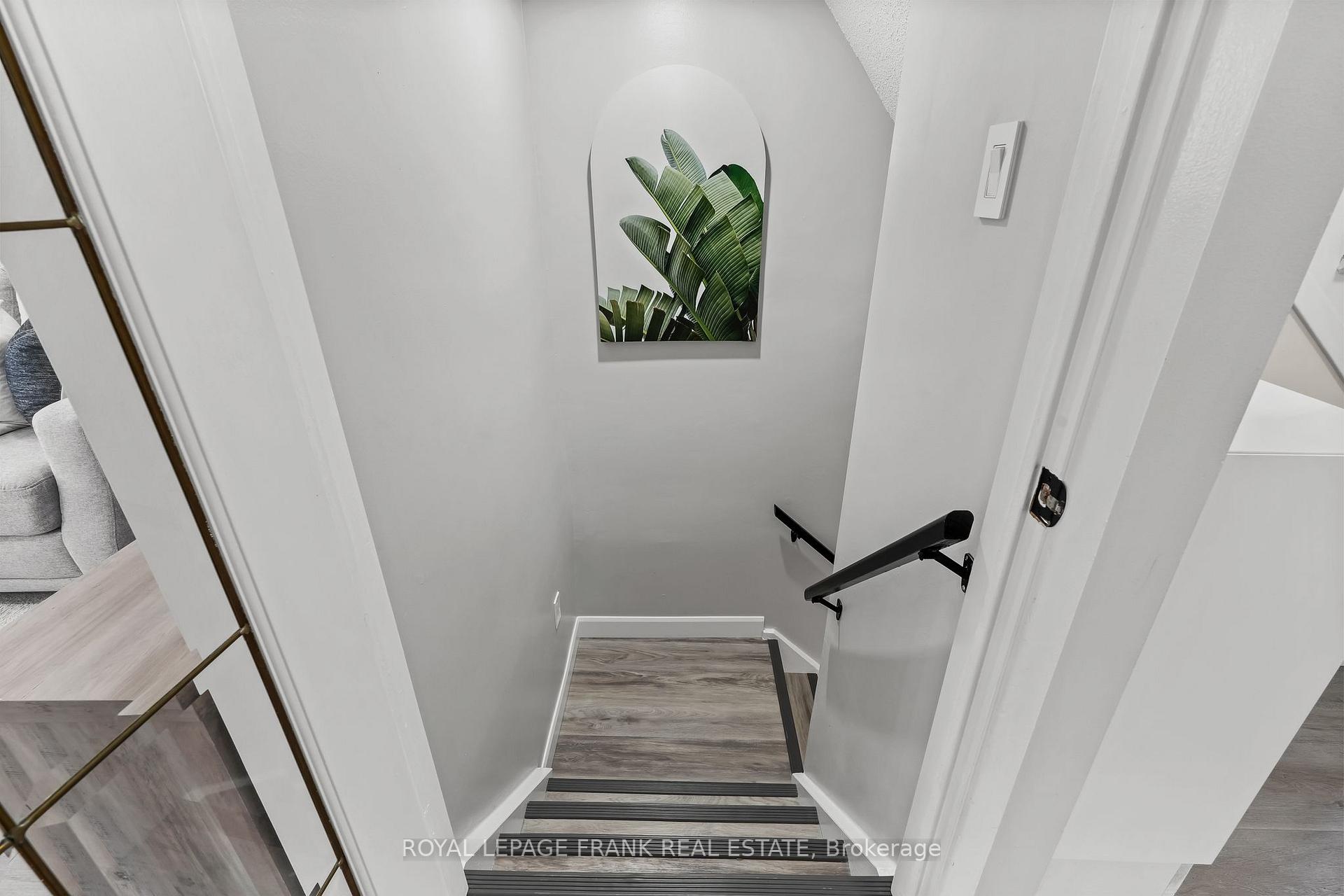 Photo 22 of 808 Crowells Street, Oshawa, Pinecrest — HOMEH
