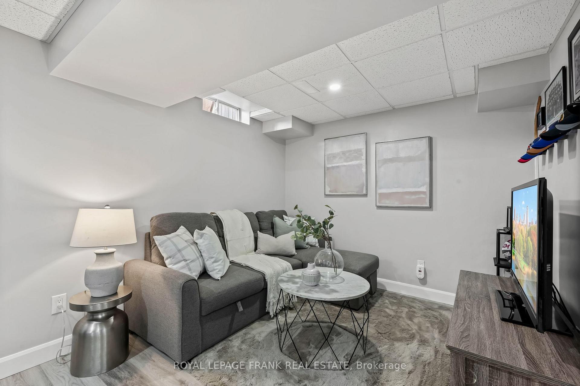 Photo 25 of 808 Crowells Street, Oshawa, Pinecrest — HOMEH