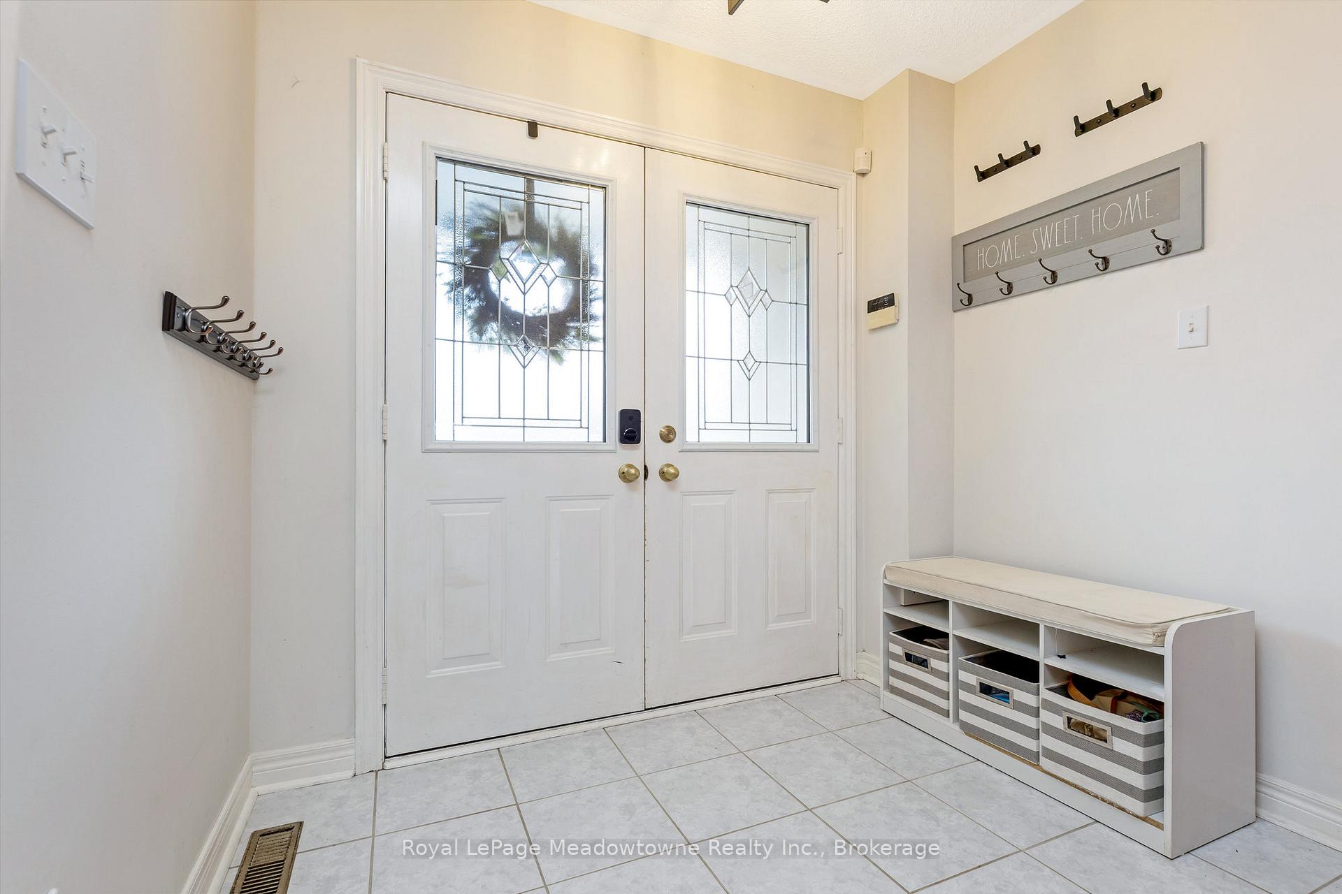 Photo 2 of 13 Robarts Drive, Milton, Dempsey — HOMEH