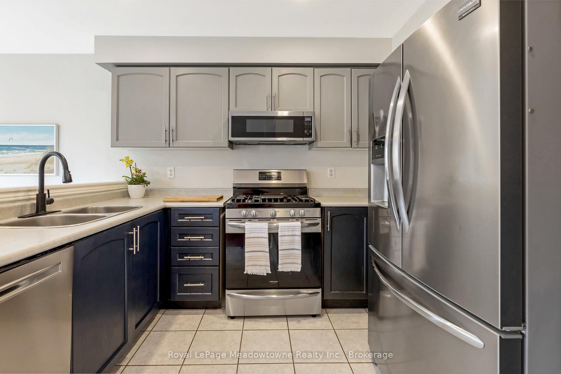 Photo 26 of 13 Robarts Drive, Milton, Dempsey — HOMEH