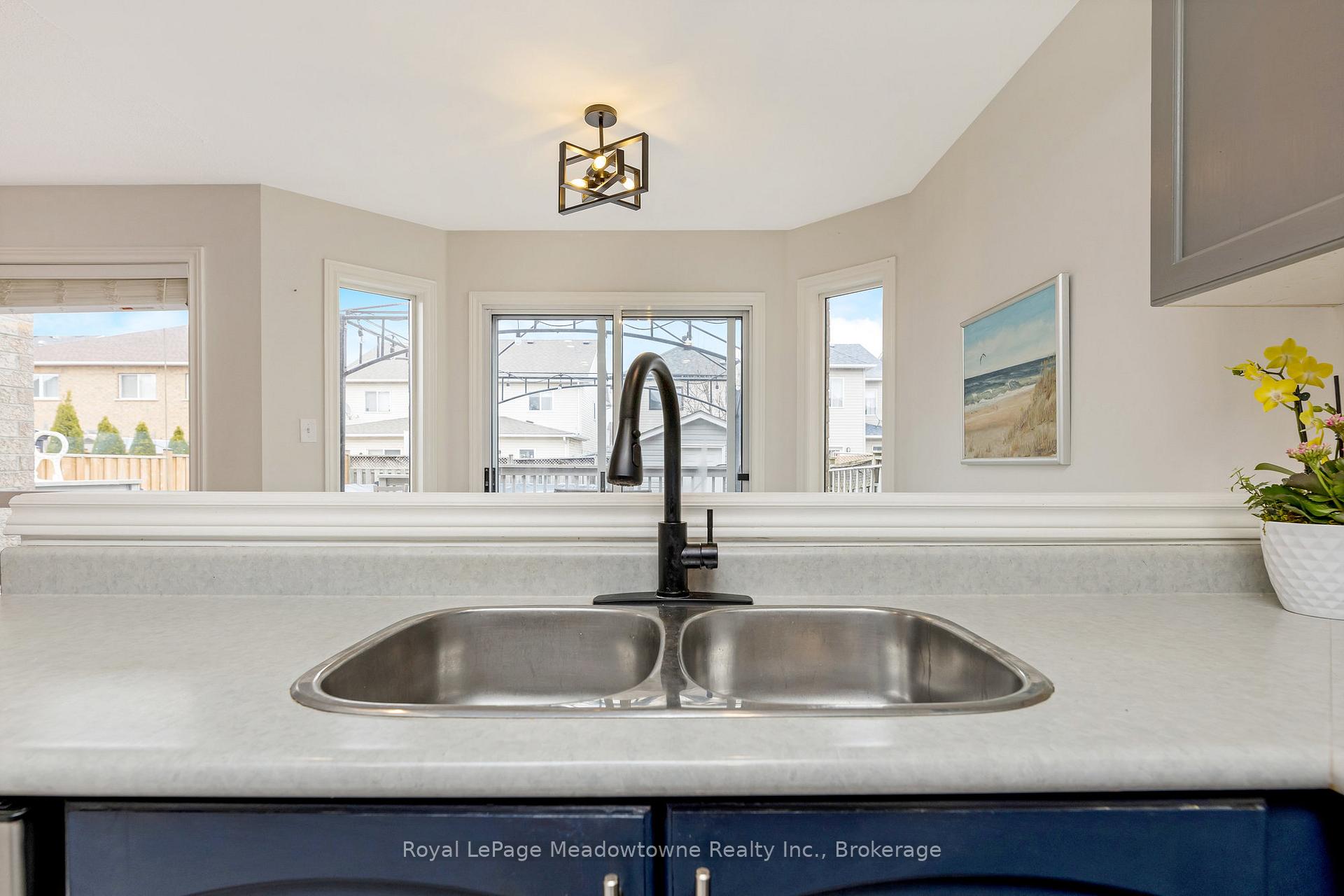 Photo 6 of 13 Robarts Drive, Milton, Dempsey — HOMEH
