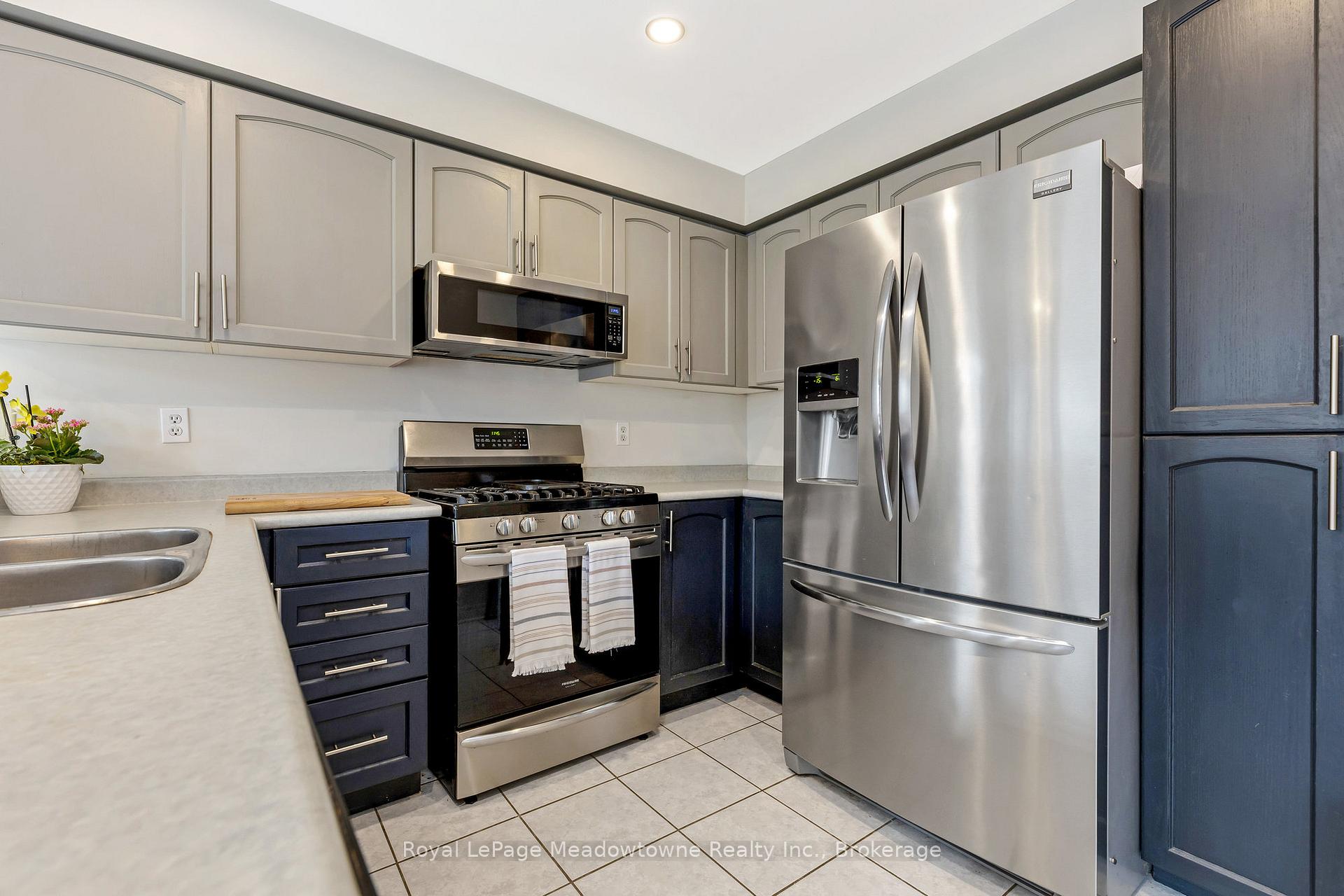 Photo 29 of 13 Robarts Drive, Milton, Dempsey — HOMEH