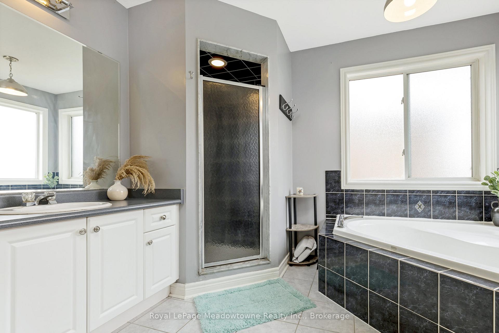 Photo 19 of 13 Robarts Drive, Milton, Dempsey — HOMEH