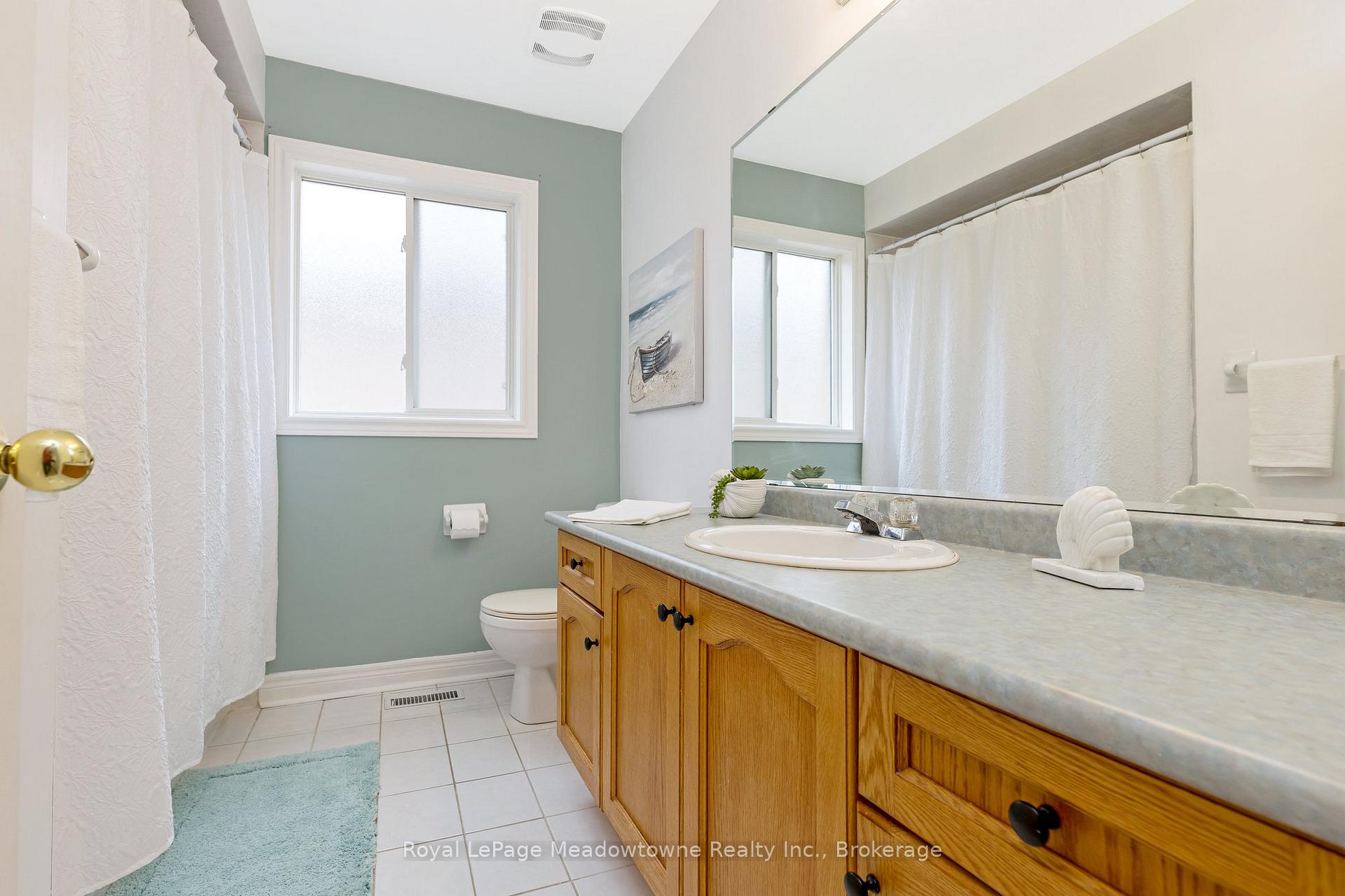 Photo 27 of 13 Robarts Drive, Milton, Dempsey — HOMEH