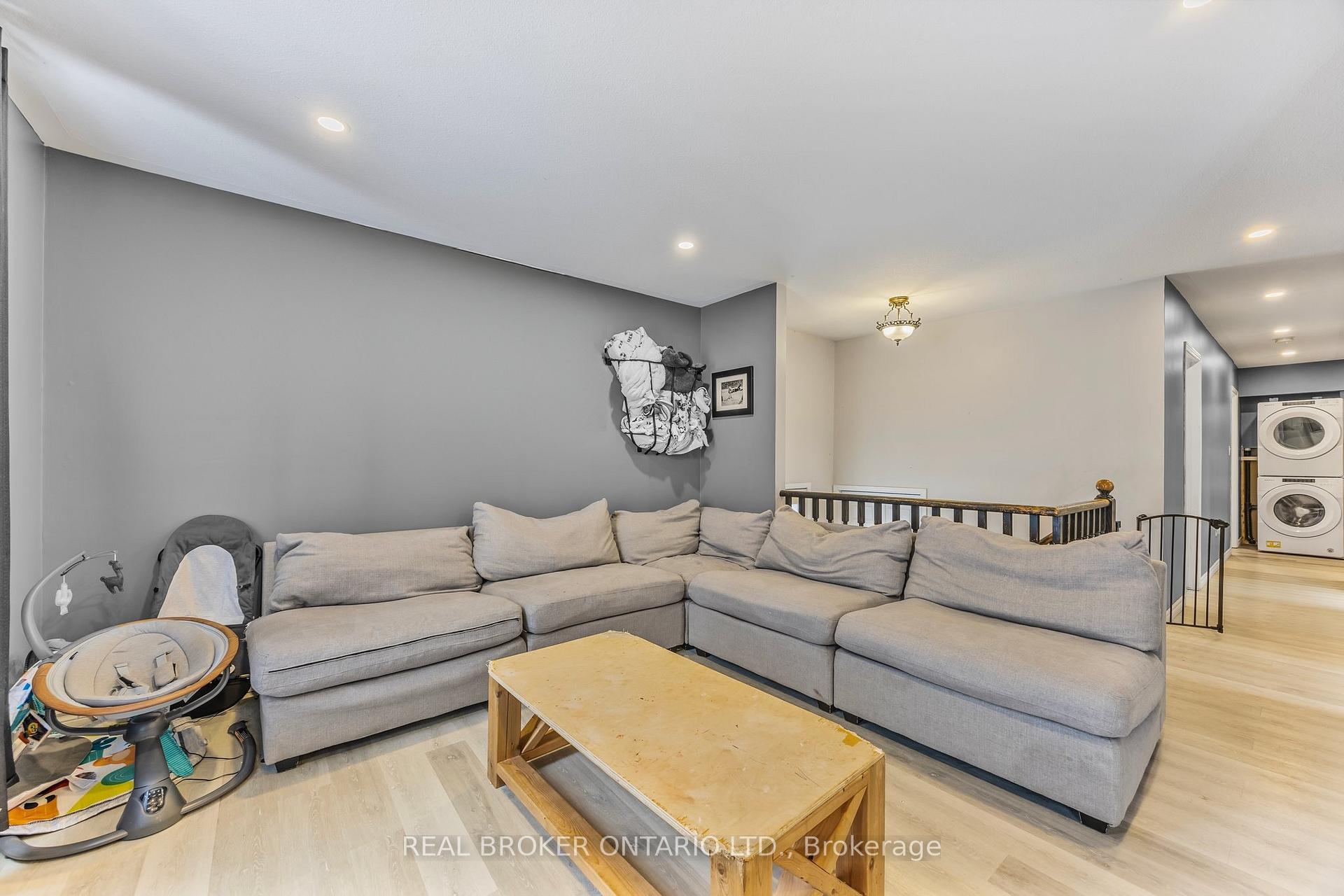 Photo 3 of 28 Louise Lane, Orillia — HOMEH