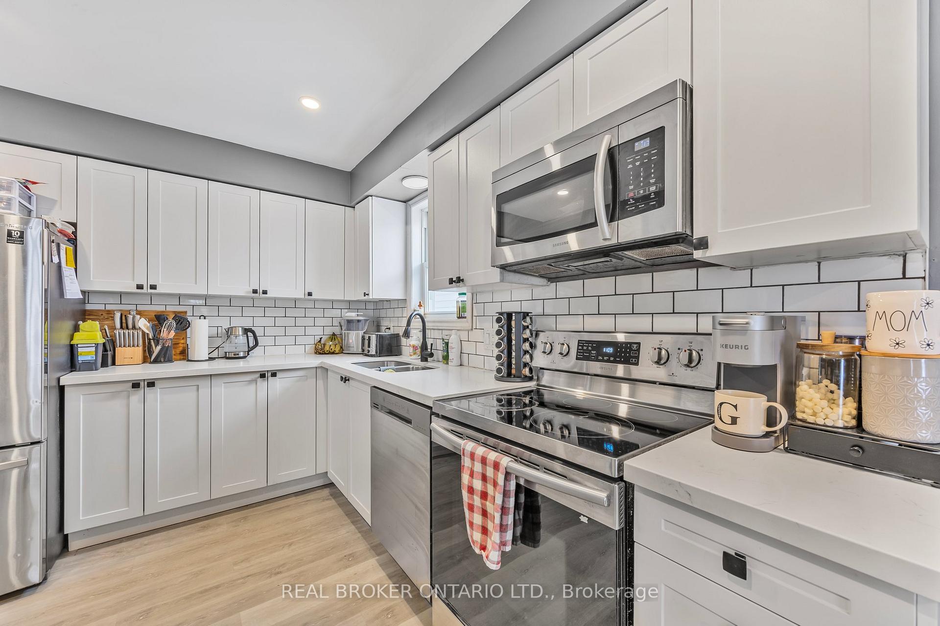 Photo 8 of 28 Louise Lane, Orillia — HOMEH