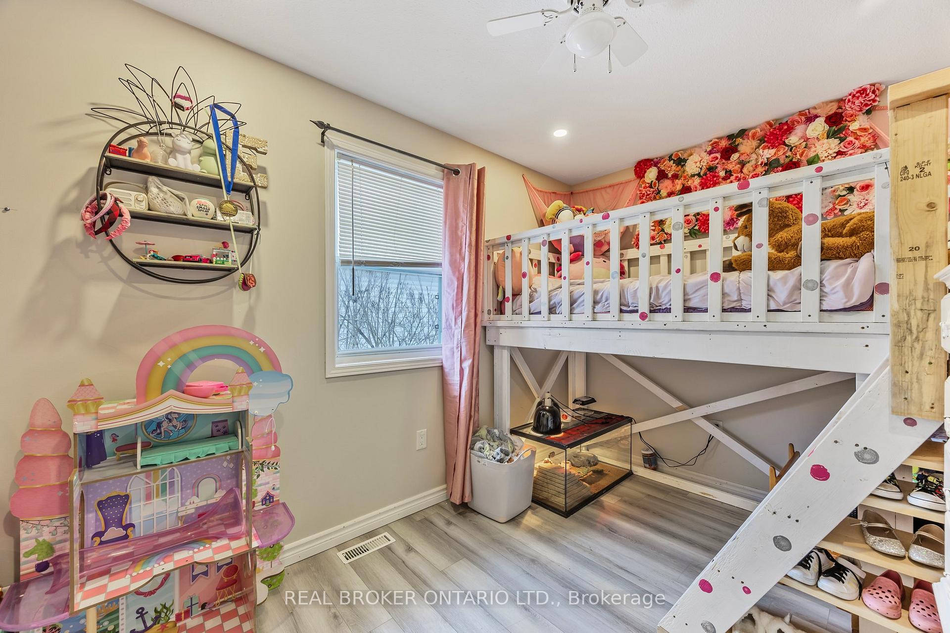 Photo 11 of 28 Louise Lane, Orillia — HOMEH