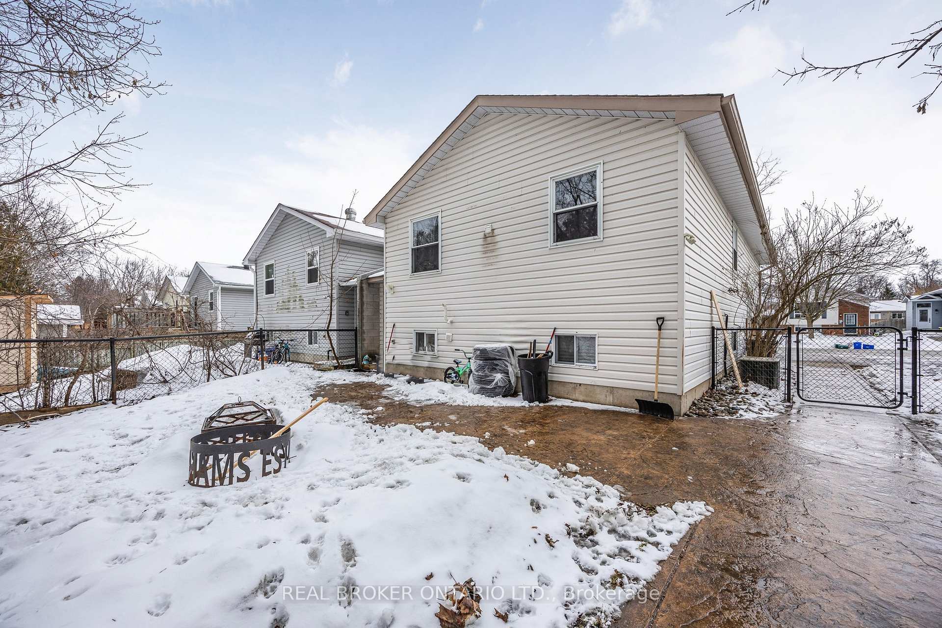 Photo 31 of 28 Louise Lane, Orillia — HOMEH