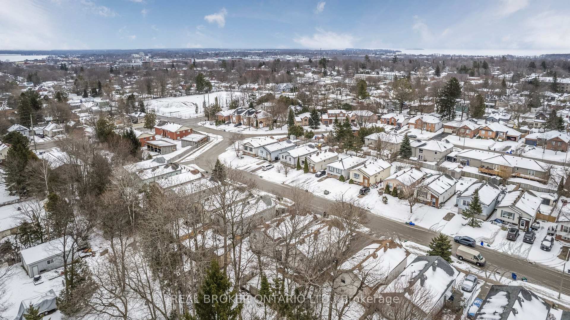 Photo 37 of 28 Louise Lane, Orillia — HOMEH