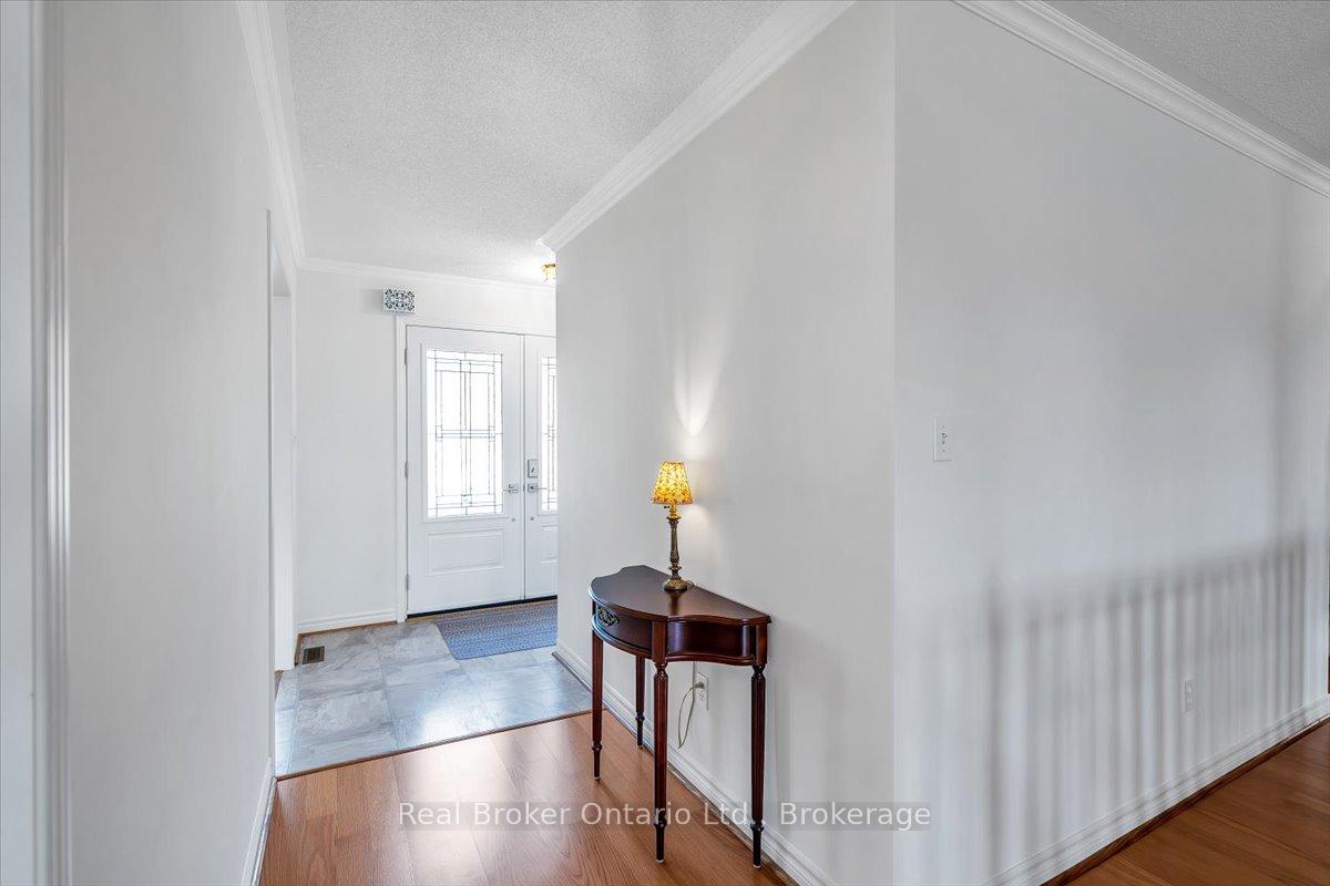 Photo 7 of 961 Ridge Valley Drive, Oshawa, Pinecrest — HOMEH