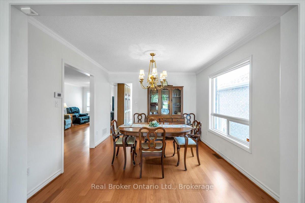Photo 10 of 961 Ridge Valley Drive, Oshawa, Pinecrest — HOMEH