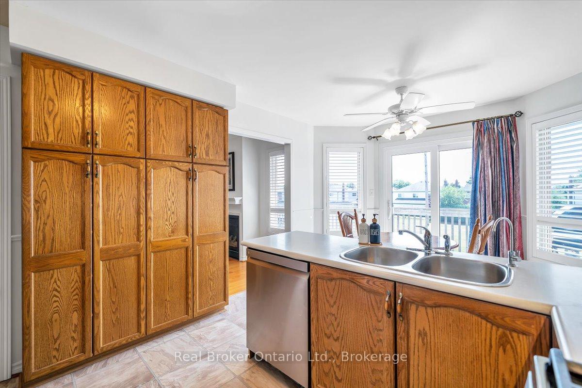 Photo 15 of 961 Ridge Valley Drive, Oshawa, Pinecrest — HOMEH