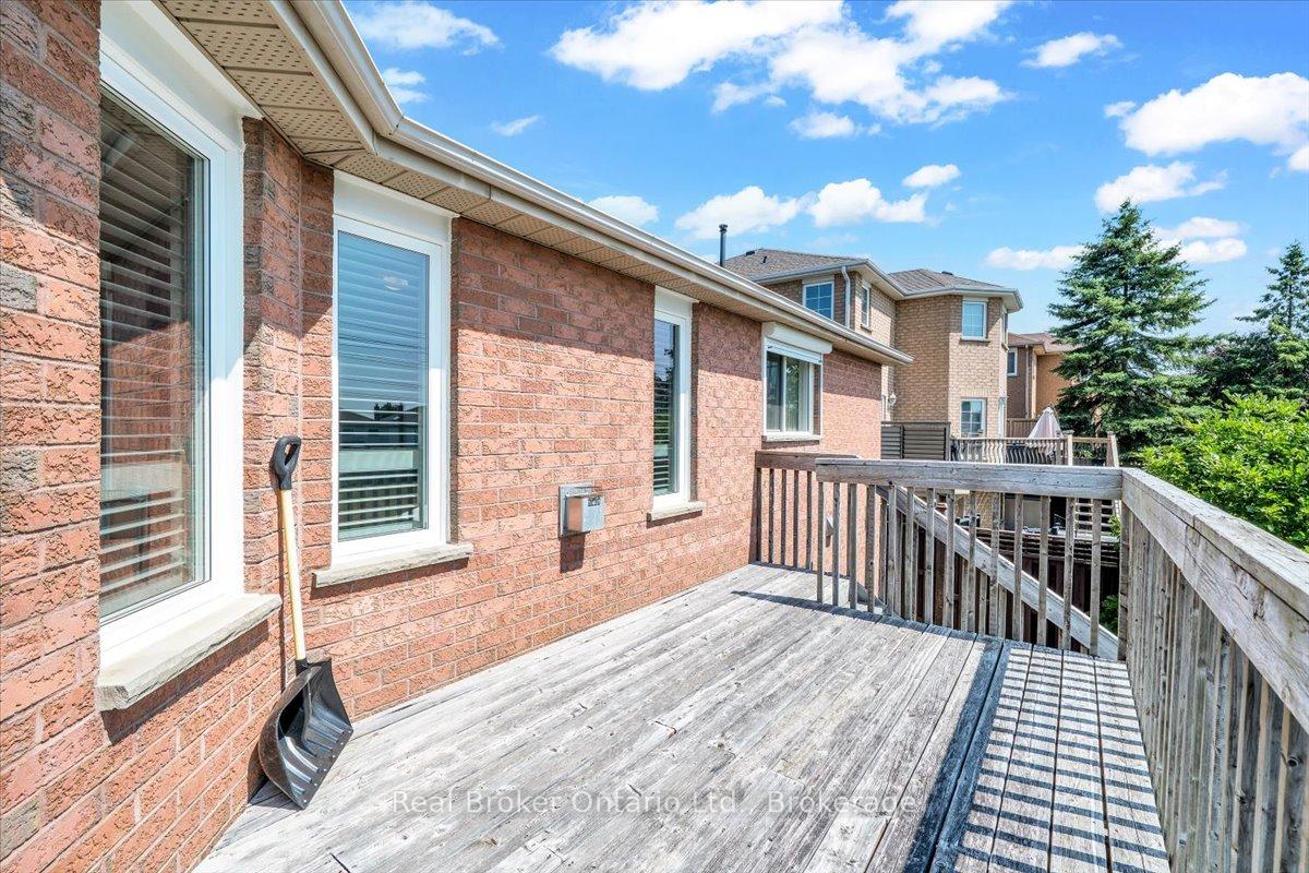 Photo 19 of 961 Ridge Valley Drive, Oshawa, Pinecrest — HOMEH