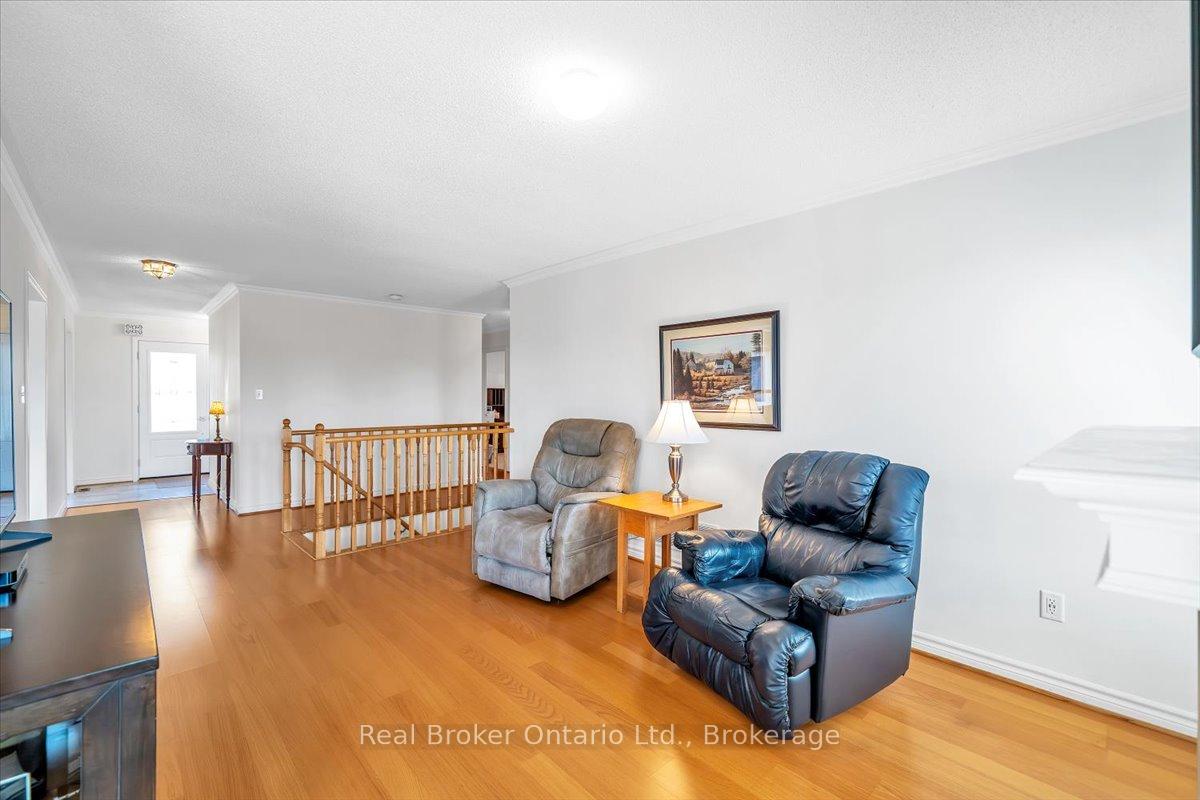 Photo 21 of 961 Ridge Valley Drive, Oshawa, Pinecrest — HOMEH