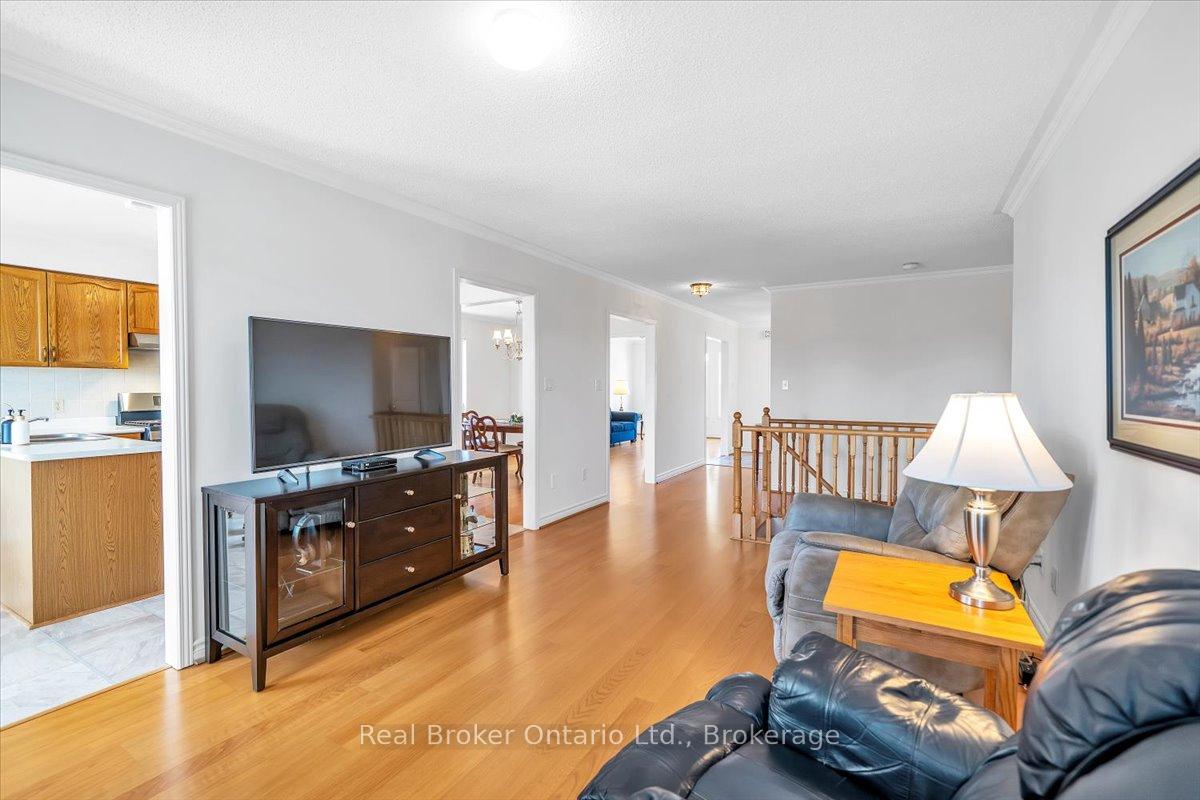 Photo 22 of 961 Ridge Valley Drive, Oshawa, Pinecrest — HOMEH