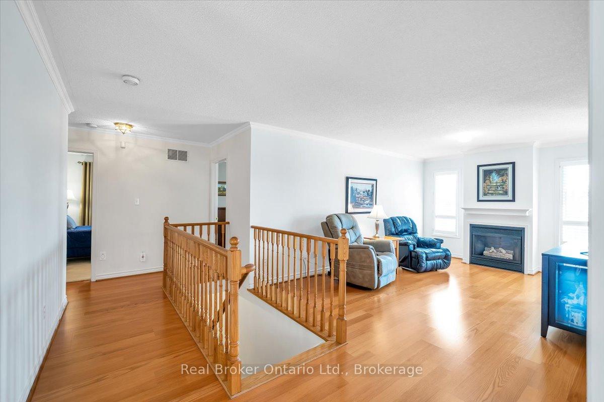 Photo 24 of 961 Ridge Valley Drive, Oshawa, Pinecrest — HOMEH
