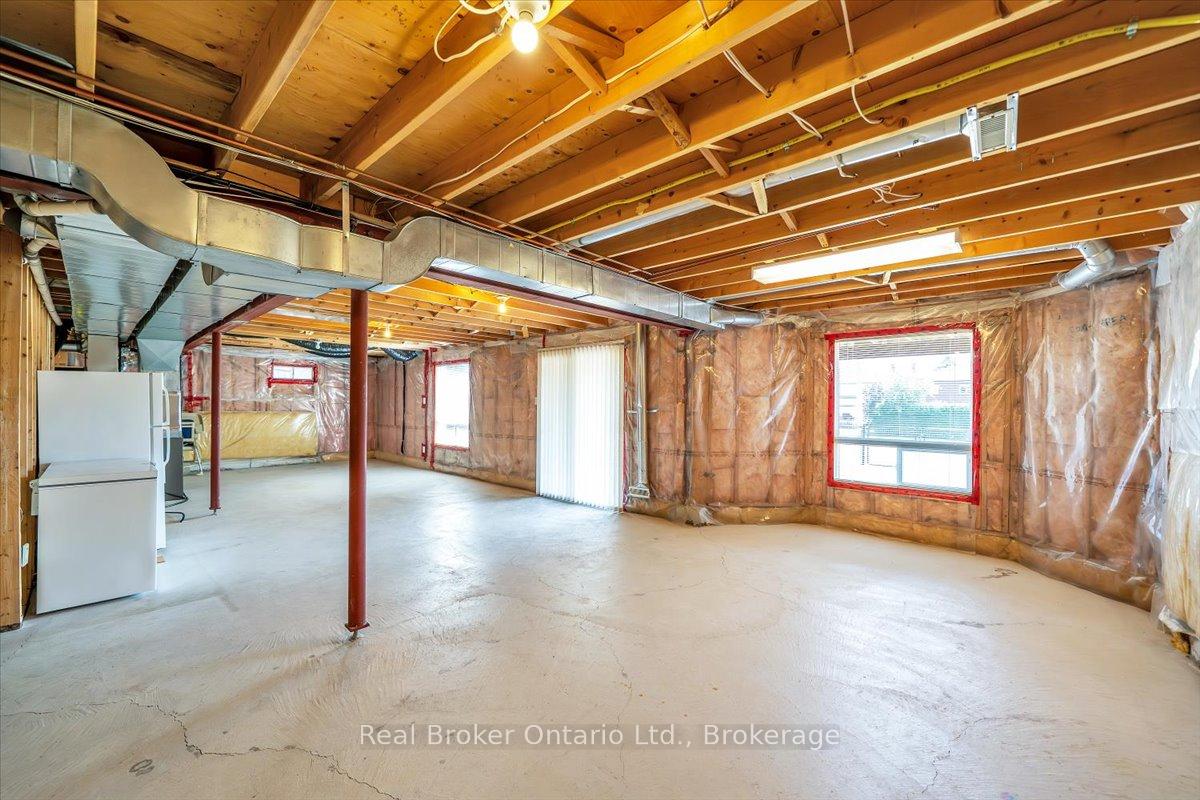 Photo 34 of 961 Ridge Valley Drive, Oshawa, Pinecrest — HOMEH