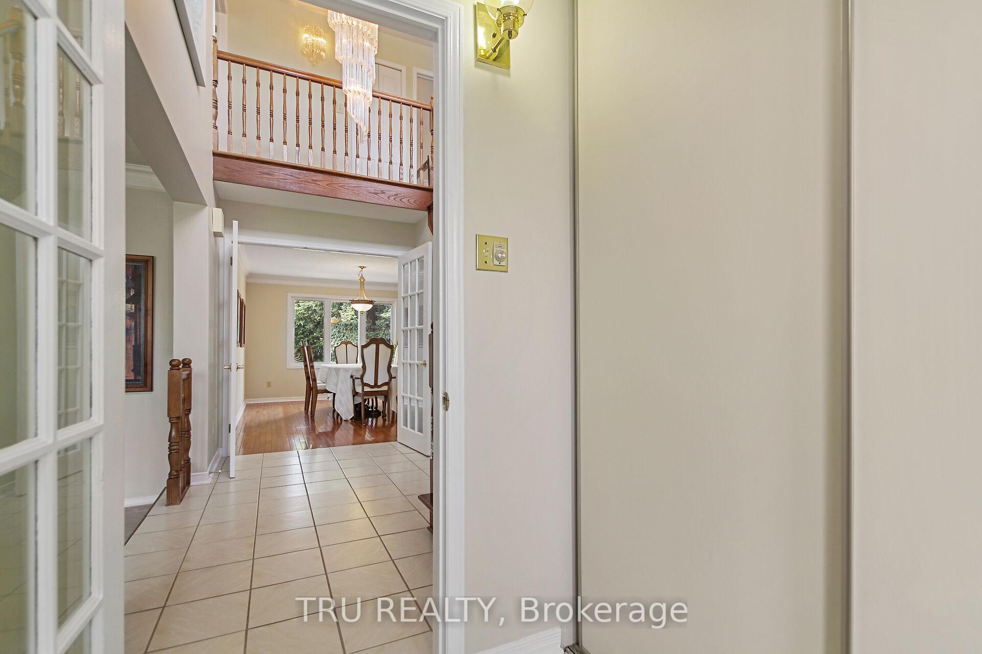 Photo 5 of 1654 Westport Crescent, Ottawa, Chateauneuf — HOMEH