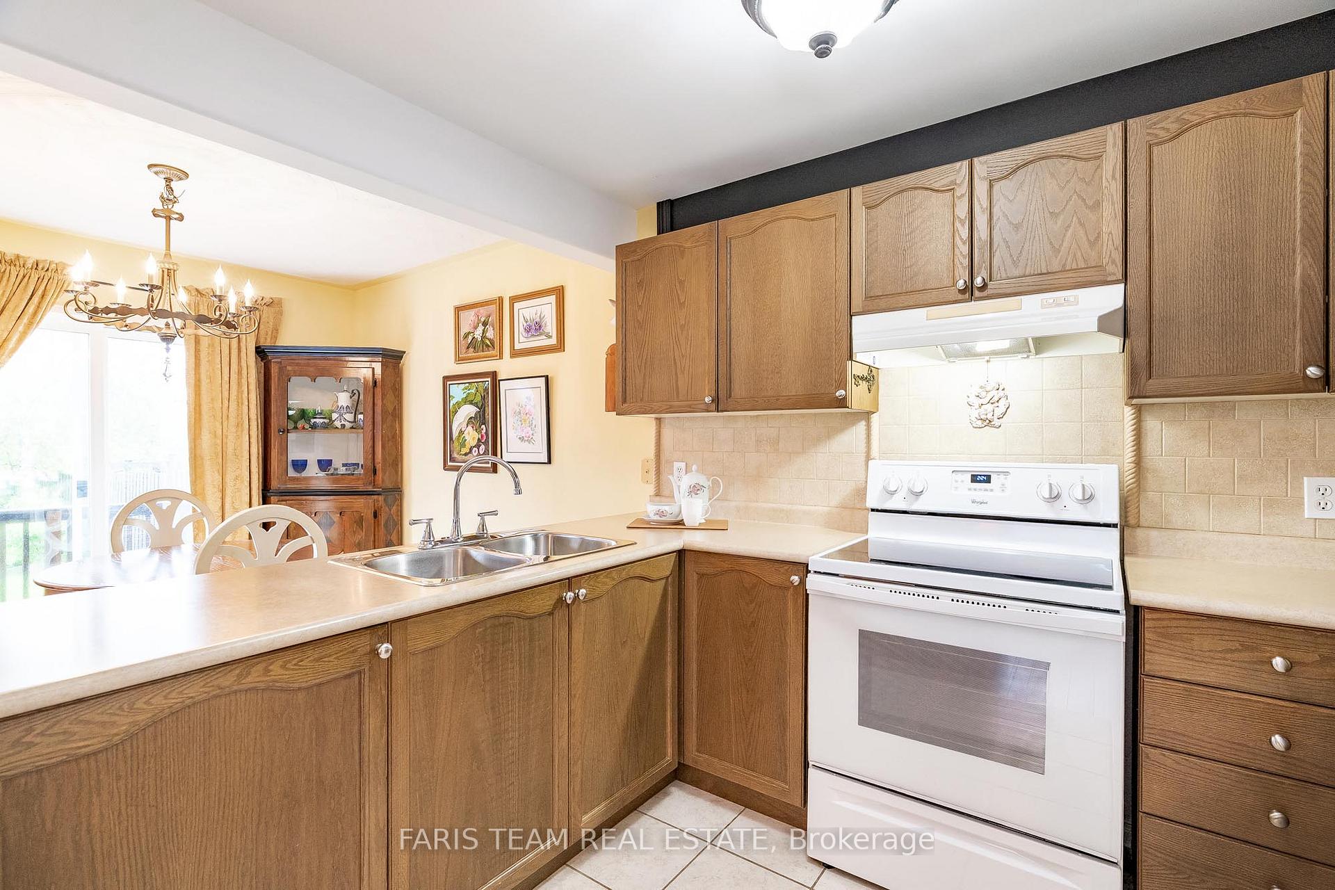Photo 5 of 63 Julia Crescent, Orillia — HOMEH