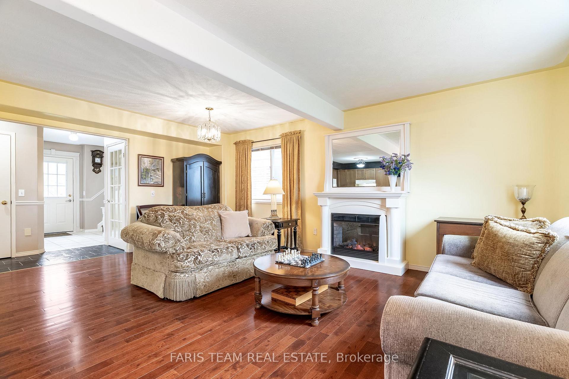 Photo 8 of 63 Julia Crescent, Orillia — HOMEH
