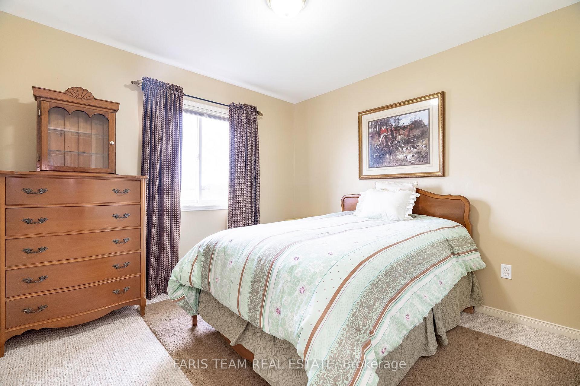 Photo 13 of 63 Julia Crescent, Orillia — HOMEH