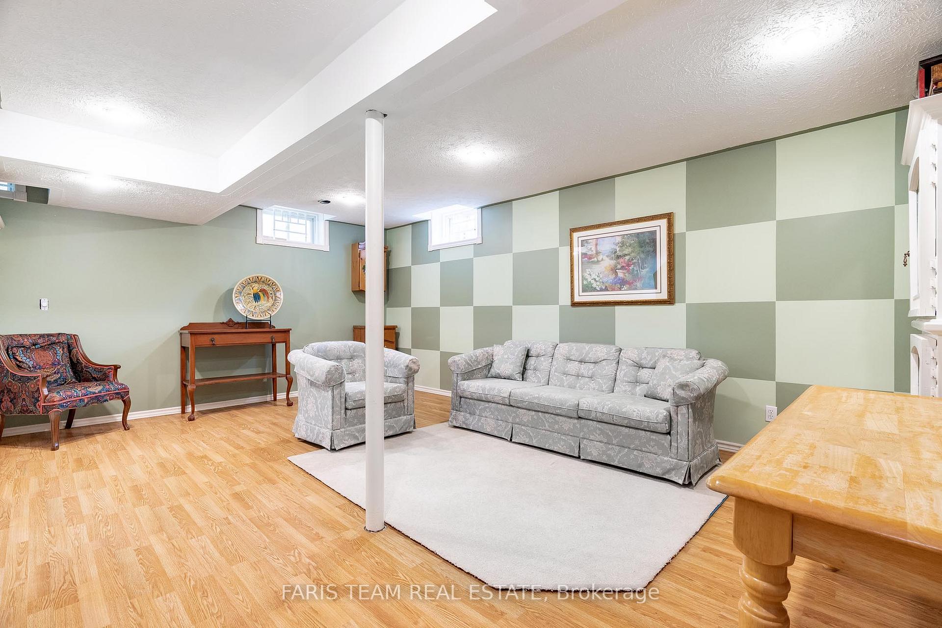 Photo 17 of 63 Julia Crescent, Orillia — HOMEH