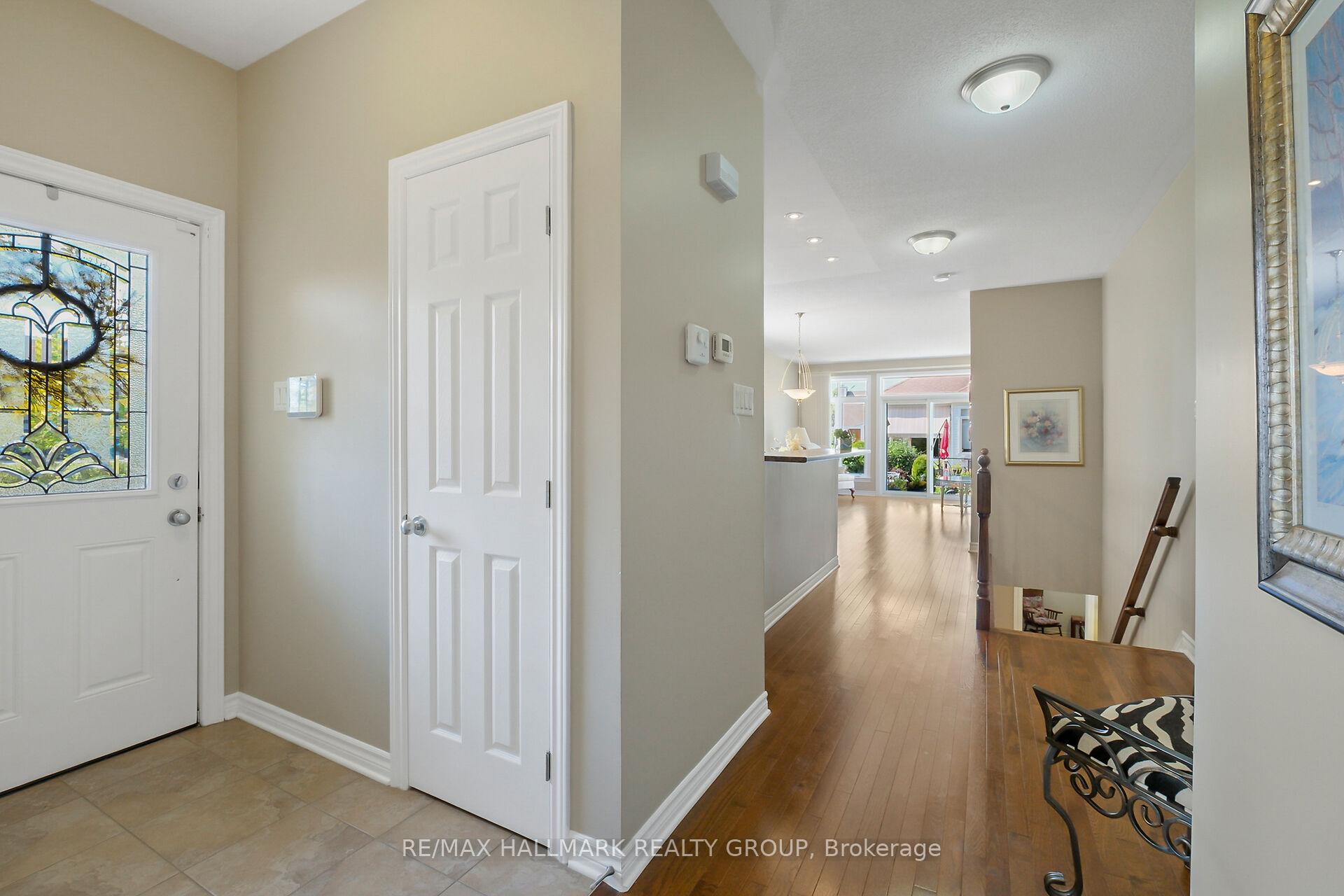 Photo 7 of 325 Farincourt Crescent, Ottawa, Avalon West — HOMEH