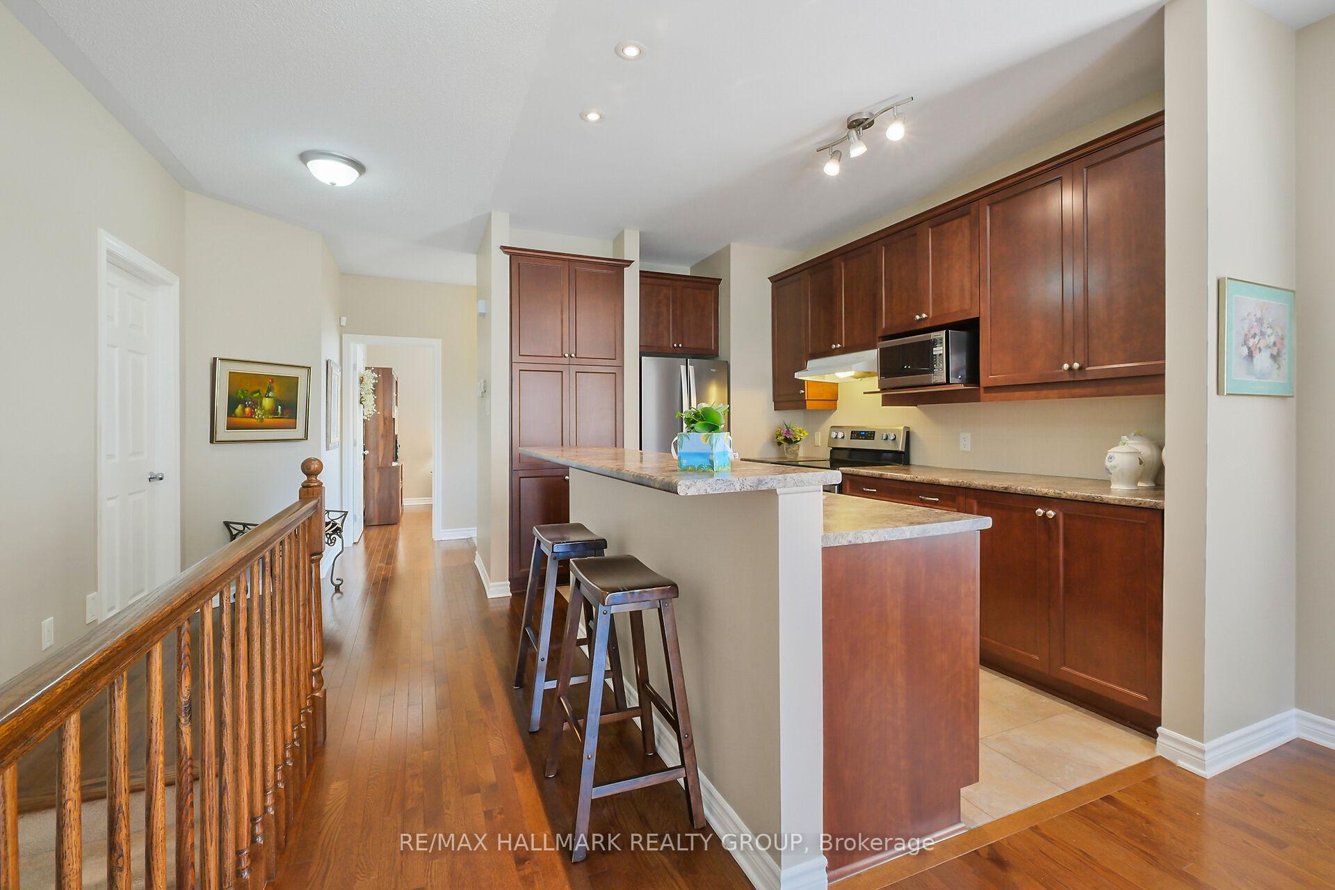 Photo 8 of 325 Farincourt Crescent, Ottawa, Avalon West — HOMEH