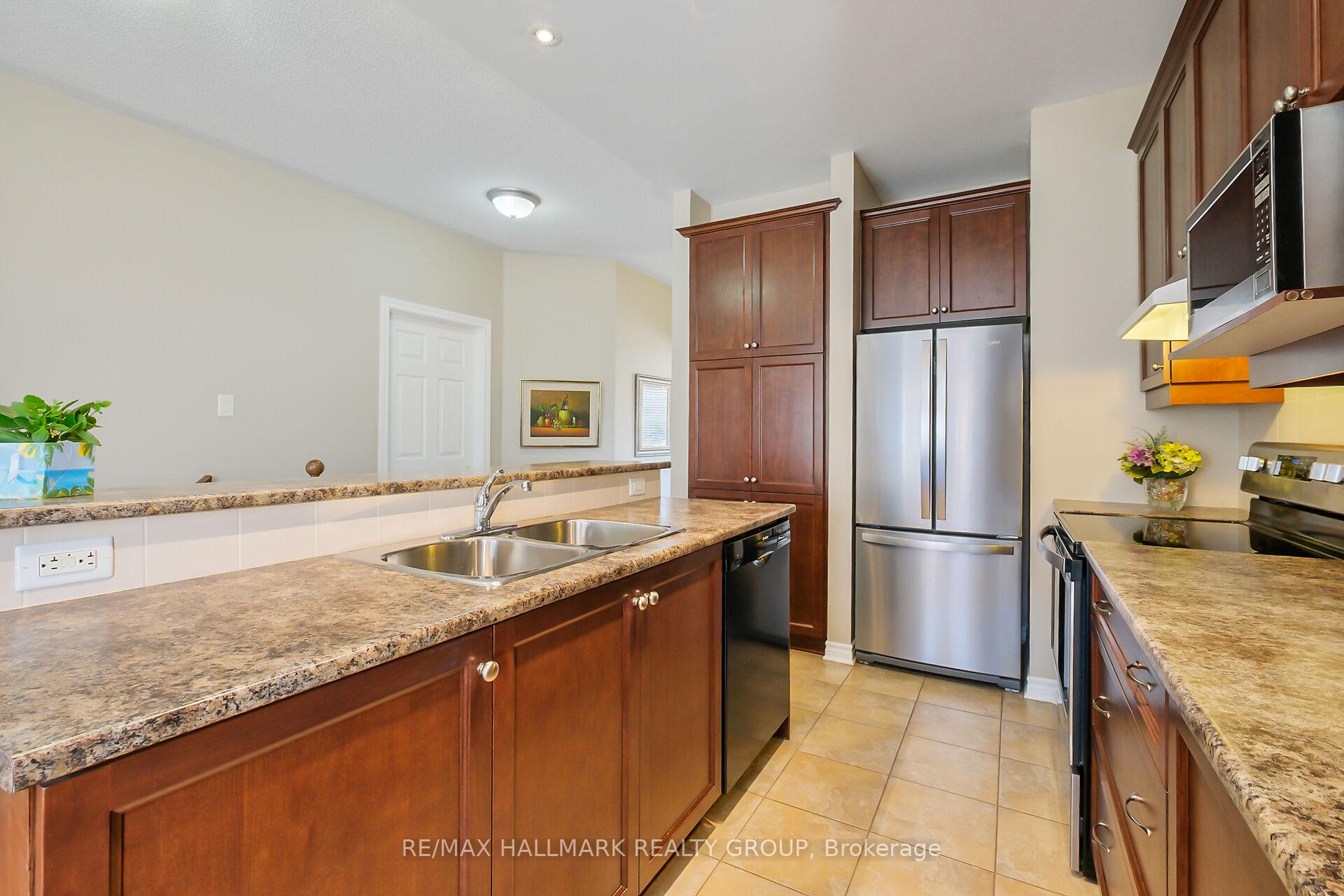 Photo 9 of 325 Farincourt Crescent, Ottawa, Avalon West — HOMEH