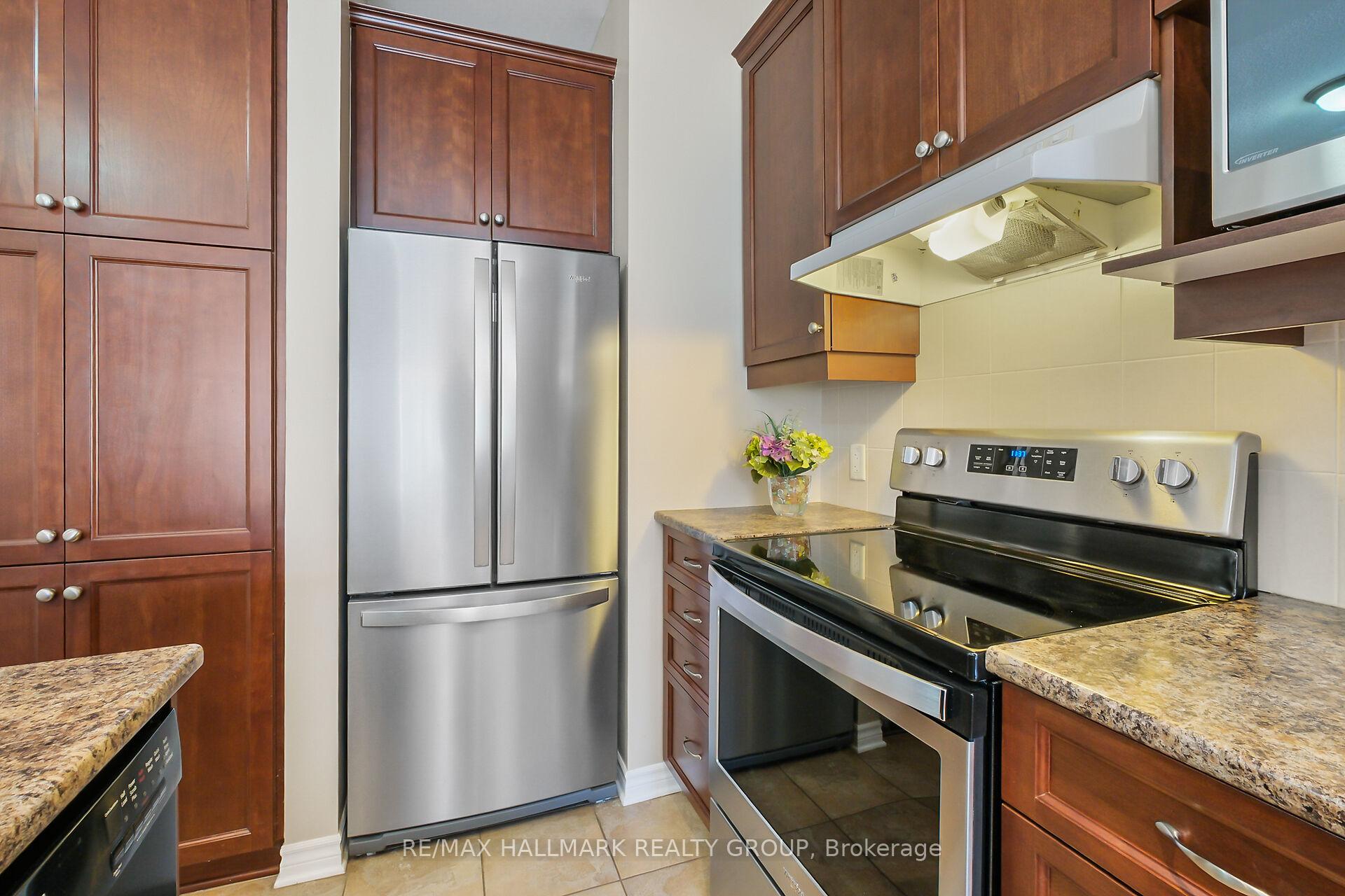 Photo 10 of 325 Farincourt Crescent, Ottawa, Avalon West — HOMEH
