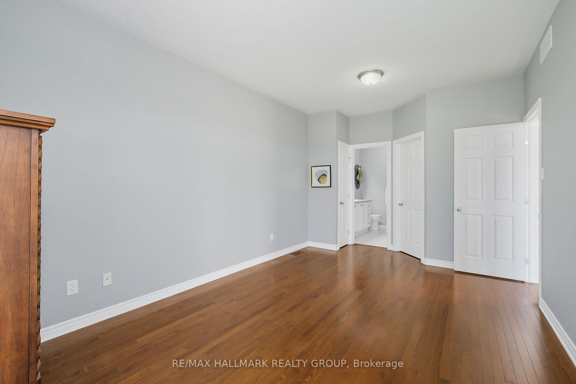Photo 17 of 325 Farincourt Crescent, Ottawa, Avalon West — HOMEH