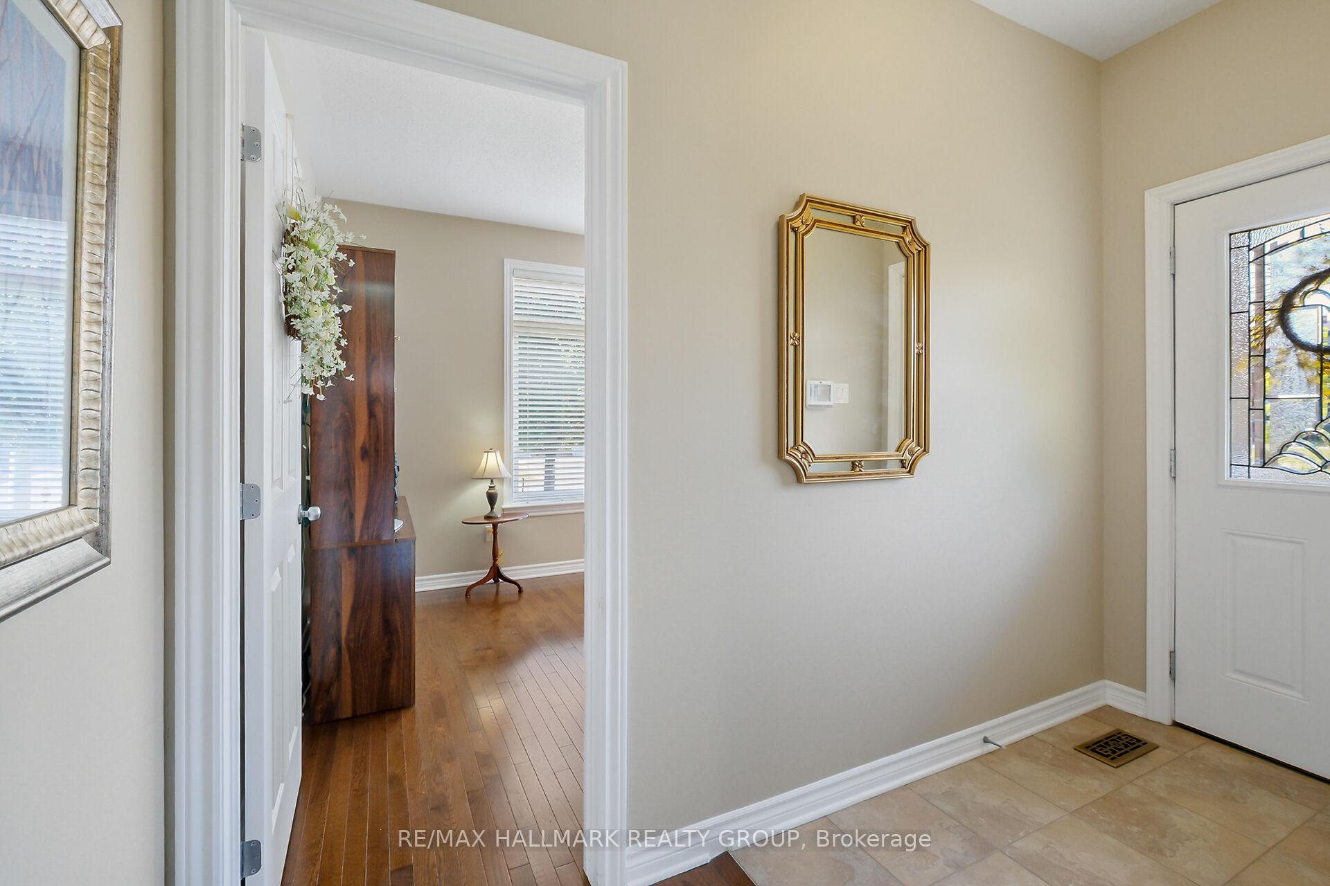 Photo 20 of 325 Farincourt Crescent, Ottawa, Avalon West — HOMEH
