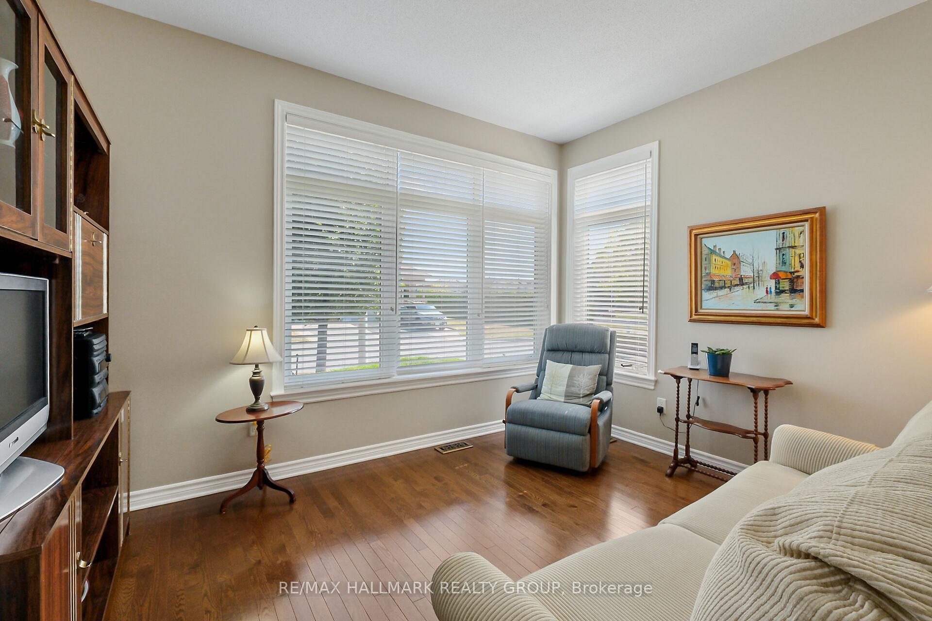 Photo 21 of 325 Farincourt Crescent, Ottawa, Avalon West — HOMEH