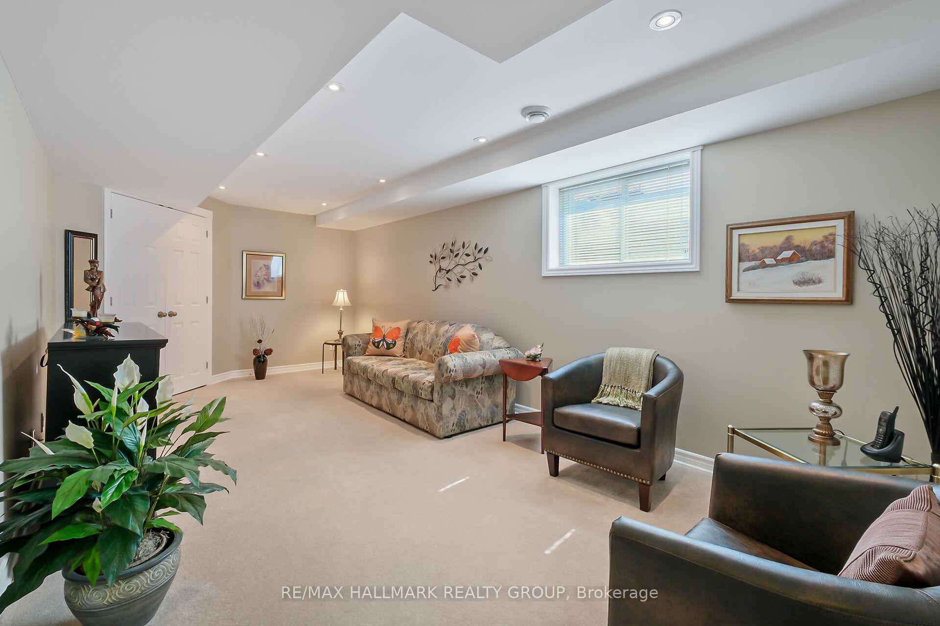 Photo 25 of 325 Farincourt Crescent, Ottawa, Avalon West — HOMEH