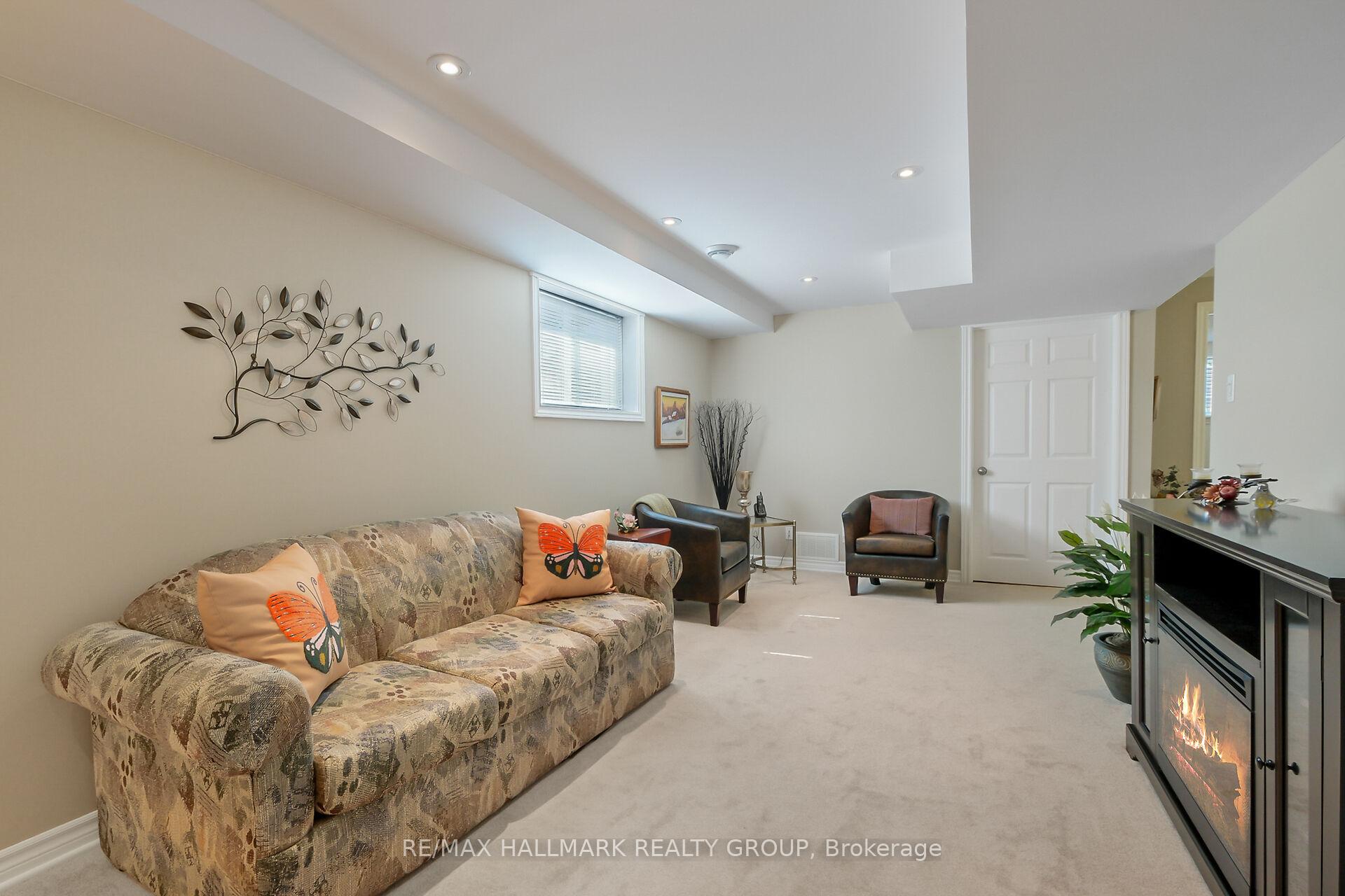 Photo 26 of 325 Farincourt Crescent, Ottawa, Avalon West — HOMEH