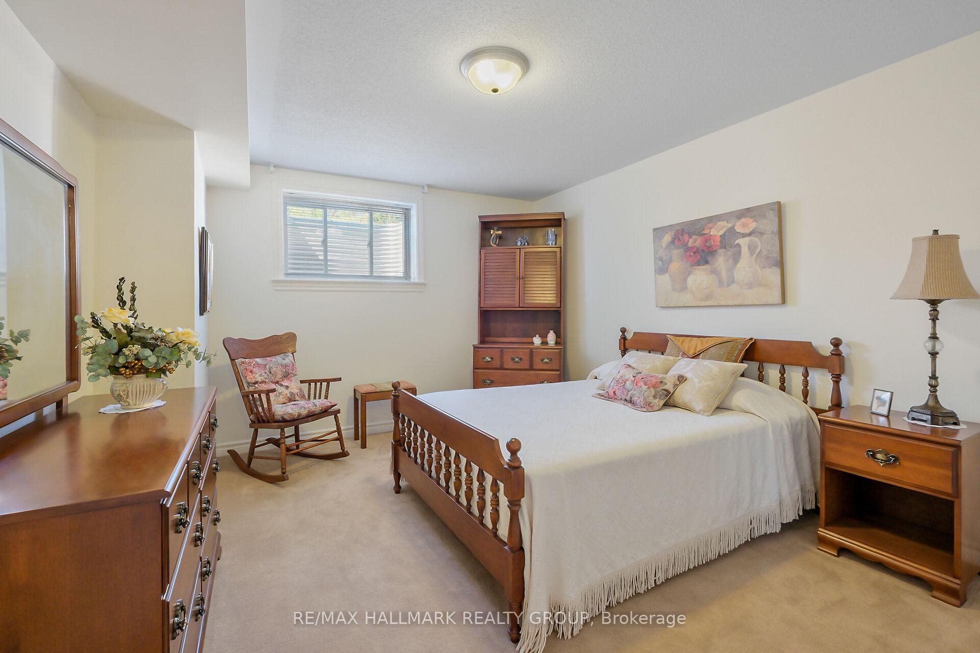 Photo 28 of 325 Farincourt Crescent, Ottawa, Avalon West — HOMEH