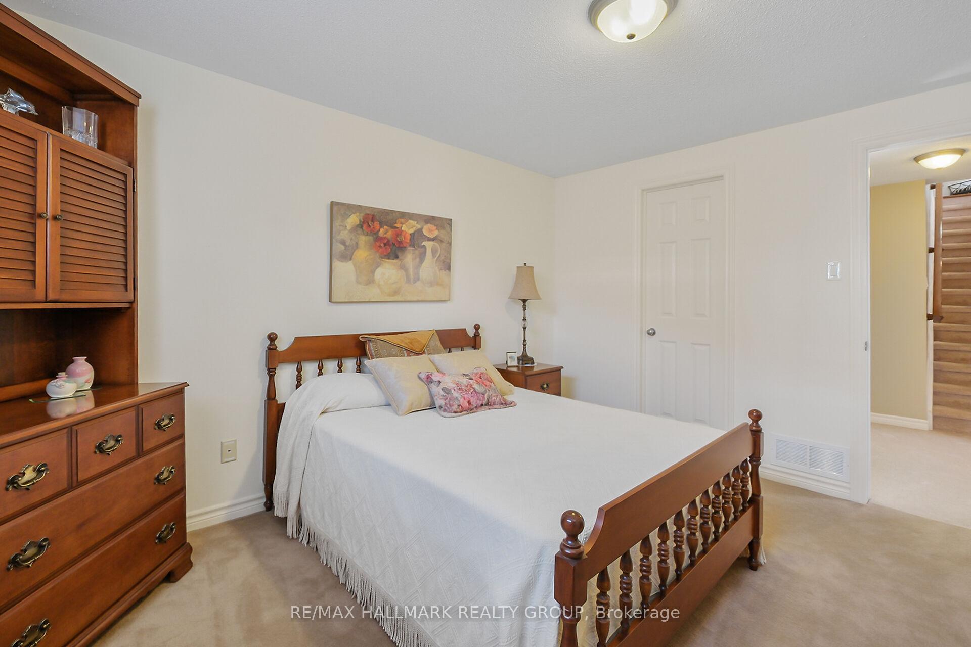 Photo 29 of 325 Farincourt Crescent, Ottawa, Avalon West — HOMEH