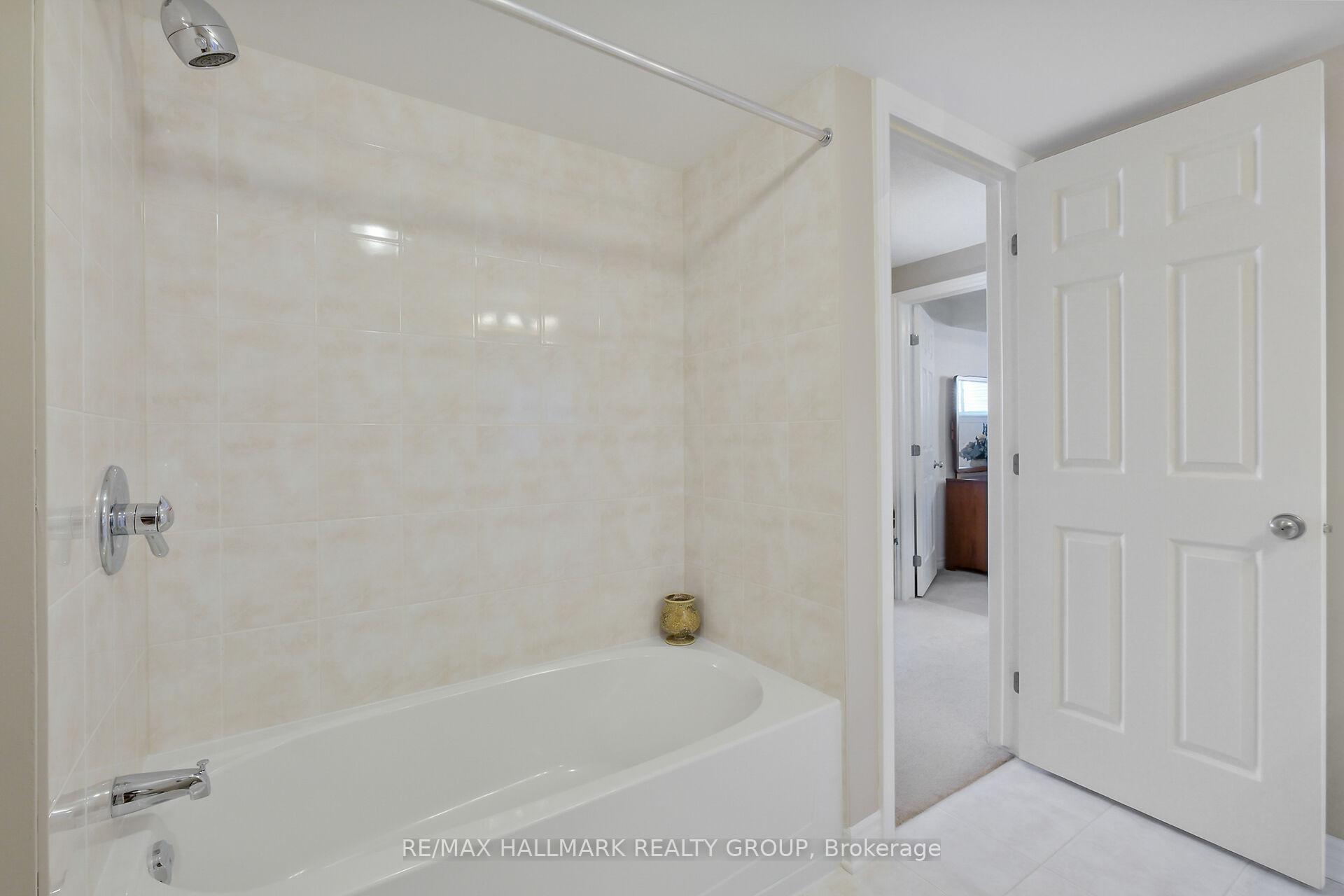 Photo 30 of 325 Farincourt Crescent, Ottawa, Avalon West — HOMEH
