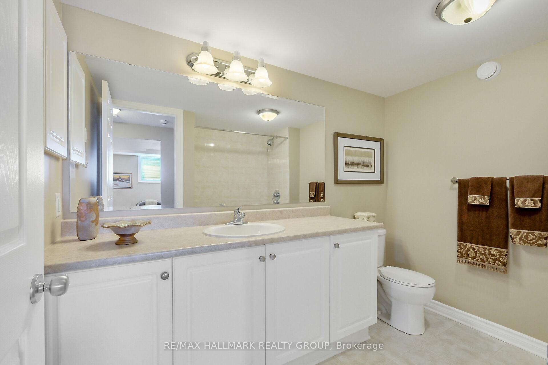 Photo 31 of 325 Farincourt Crescent, Ottawa, Avalon West — HOMEH
