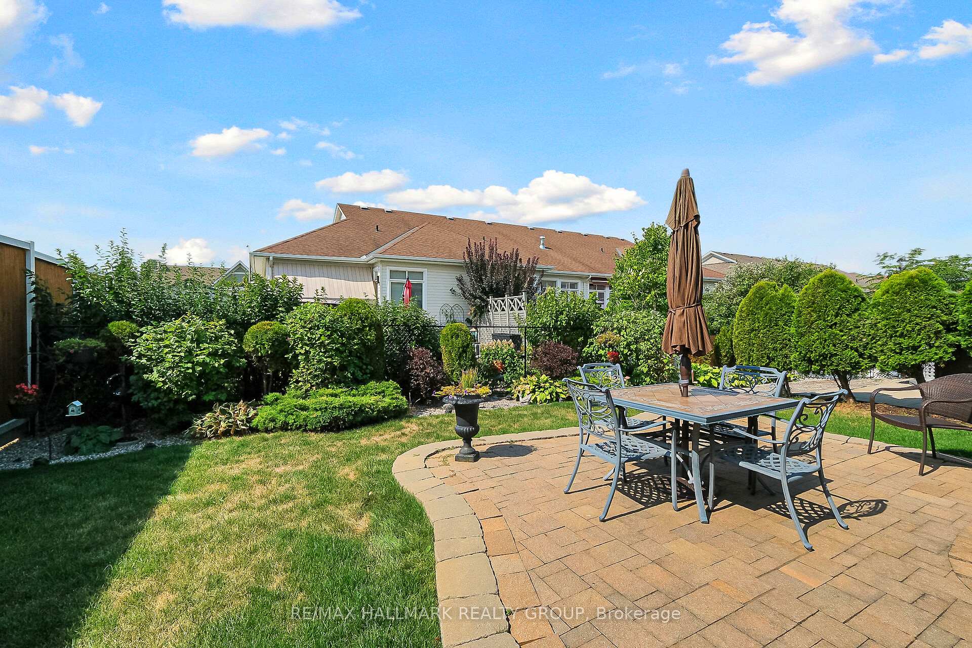 Photo 36 of 325 Farincourt Crescent, Ottawa, Avalon West — HOMEH