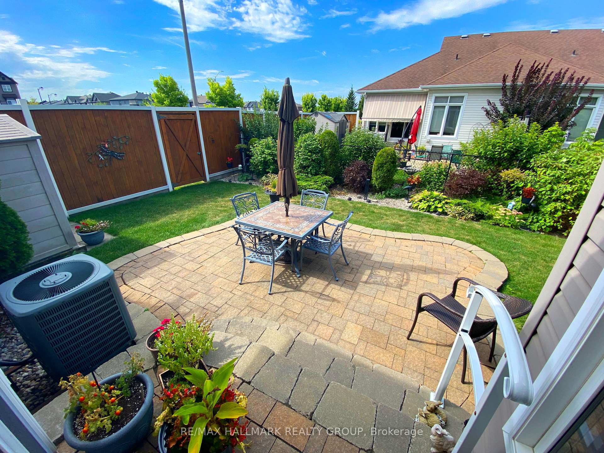 Photo 37 of 325 Farincourt Crescent, Ottawa, Avalon West — HOMEH