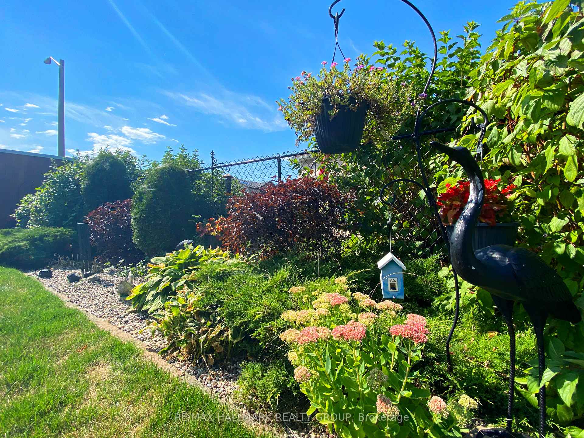 Photo 39 of 325 Farincourt Crescent, Ottawa, Avalon West — HOMEH