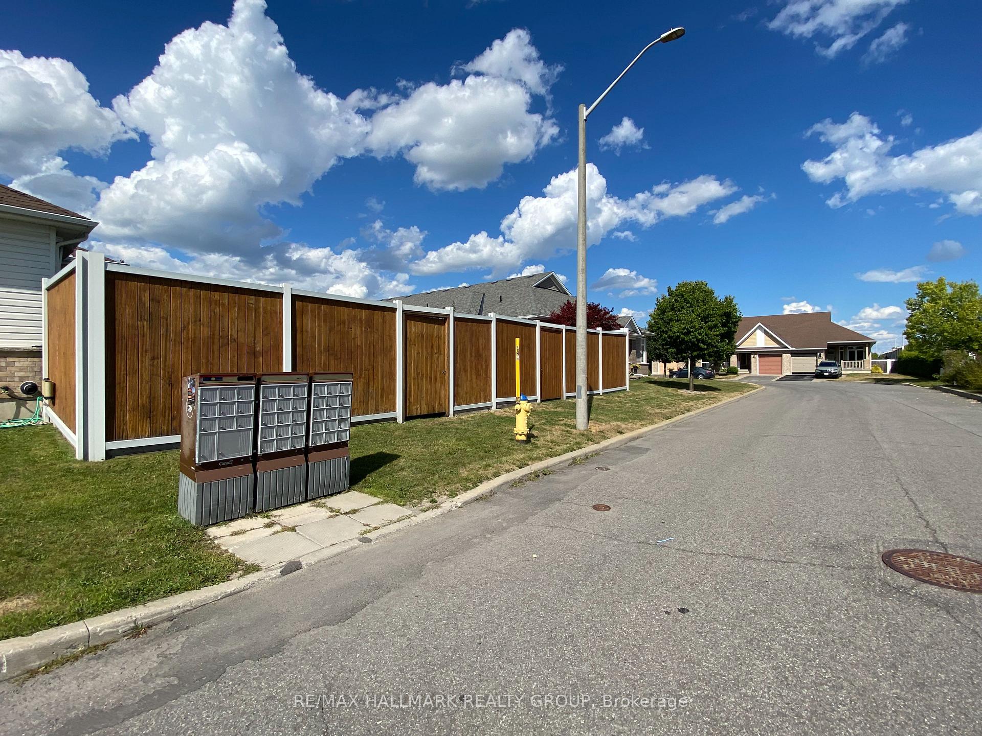 Photo 41 of 325 Farincourt Crescent, Ottawa, Avalon West — HOMEH