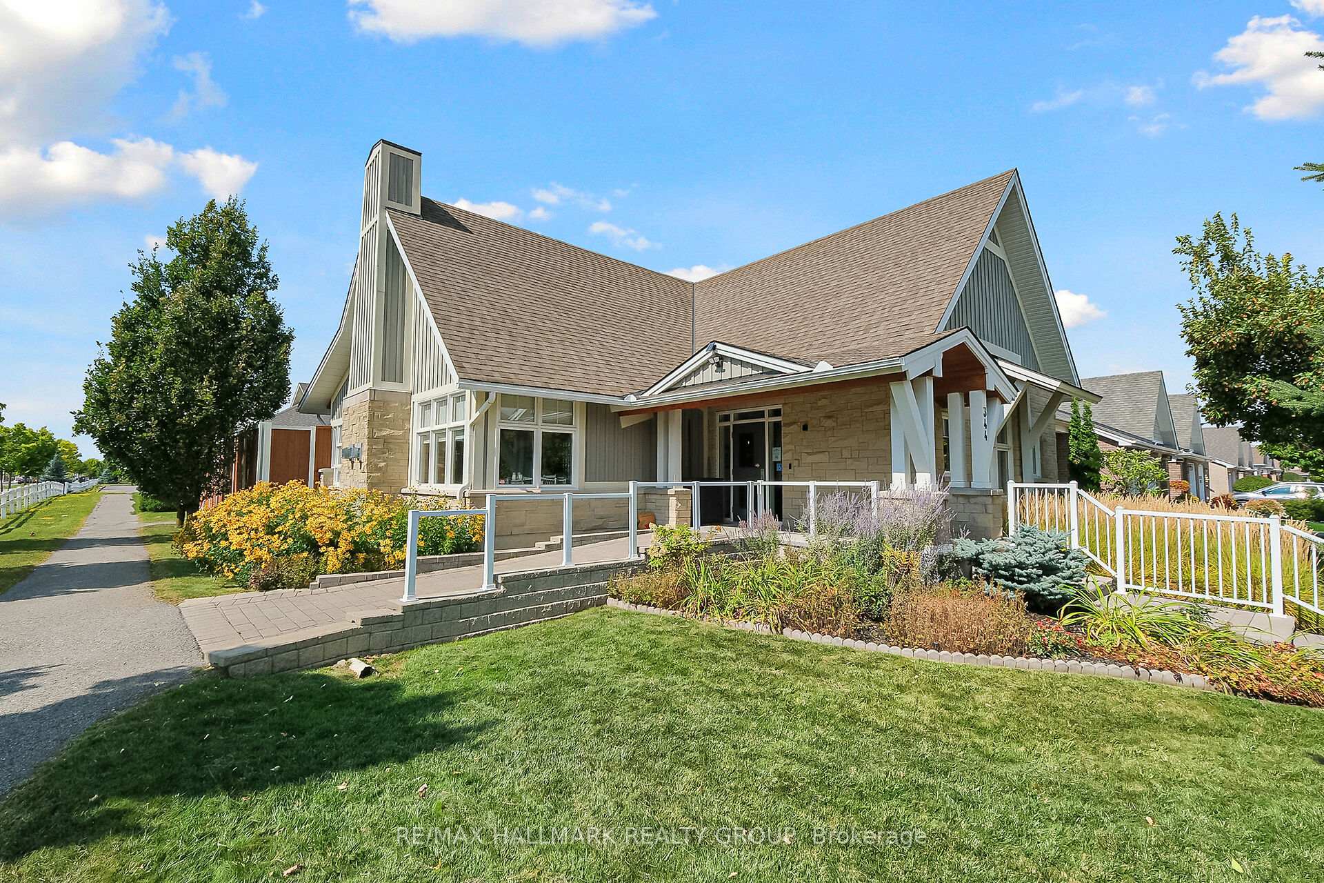 Photo 44 of 325 Farincourt Crescent, Ottawa, Avalon West — HOMEH