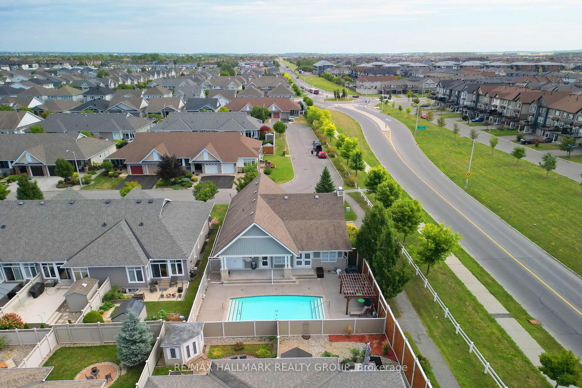 Photo 46 of 325 Farincourt Crescent, Ottawa, Avalon West — HOMEH